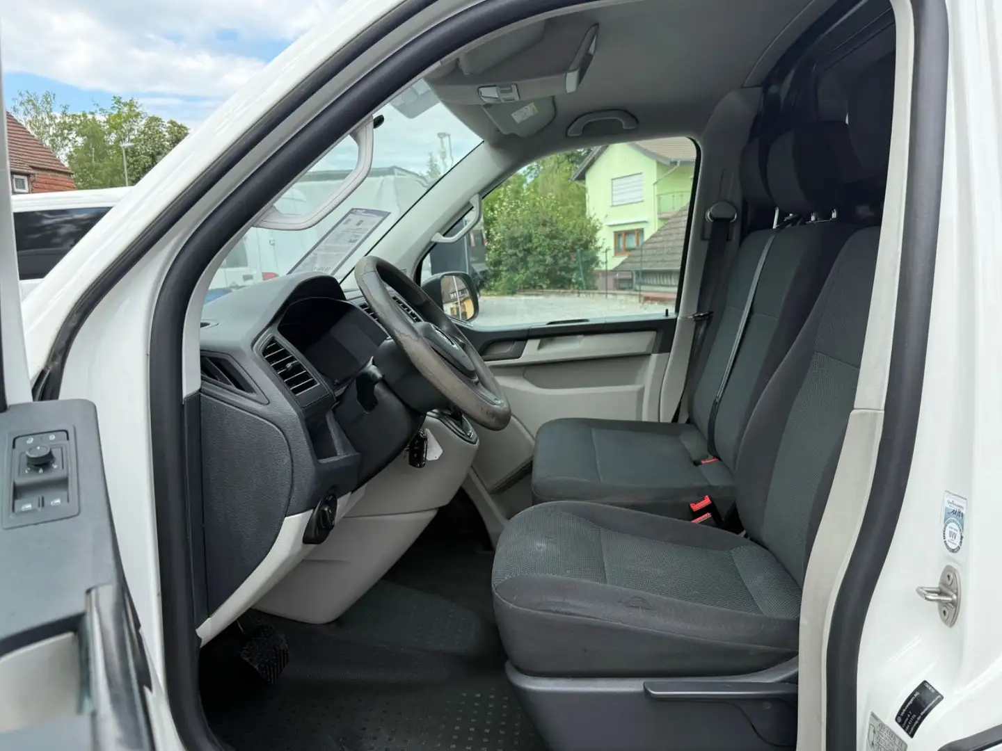 Volkswagen T6 Transporter T6 KLIMA AHK 150 PS AUTOMATIK SORTIMO 1.HAND HBA Weiß - 2