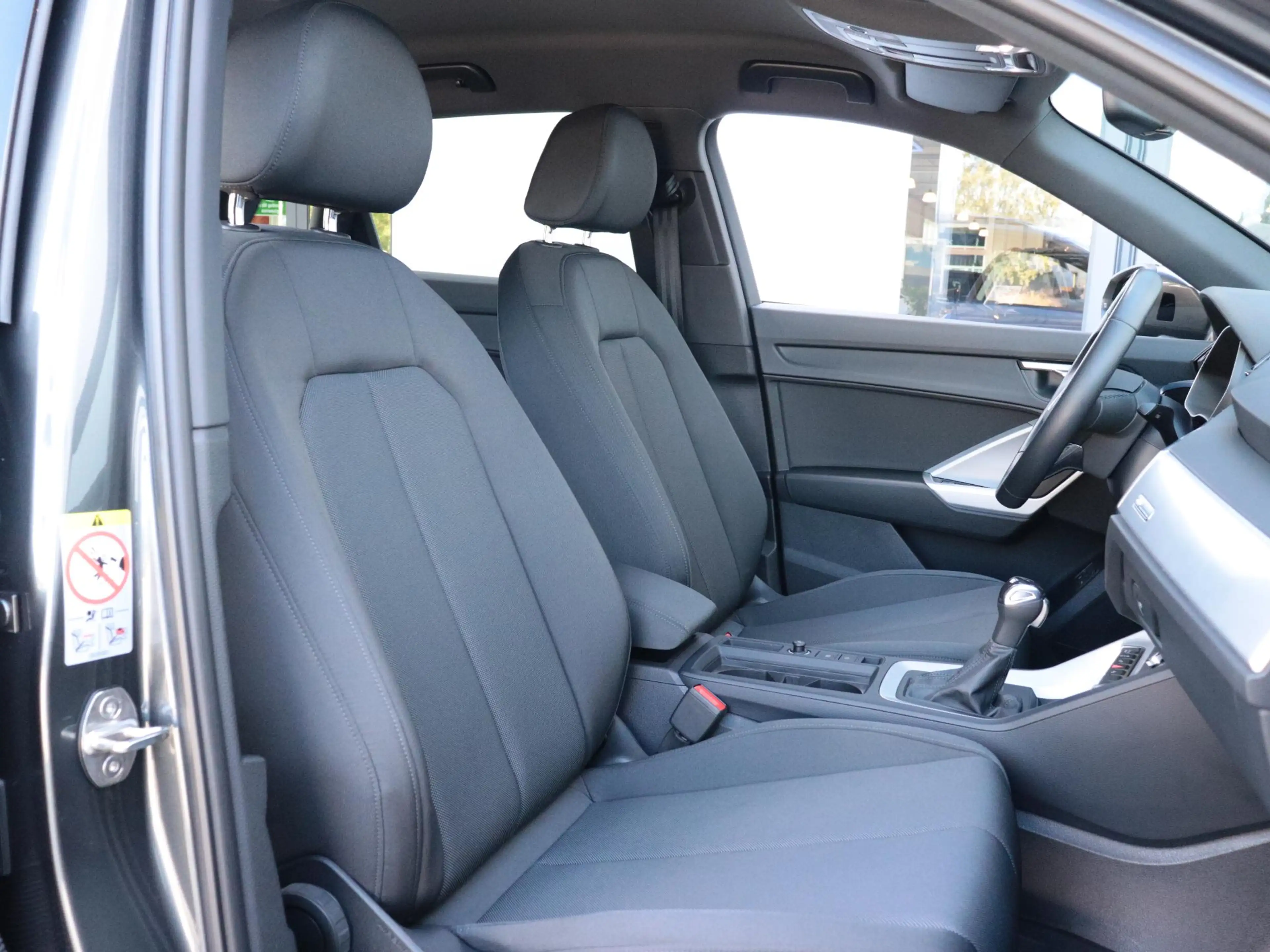 Audi Q3 45 TFSI e S edition | Trekhaak | Achteruitrijcamer — photo 9