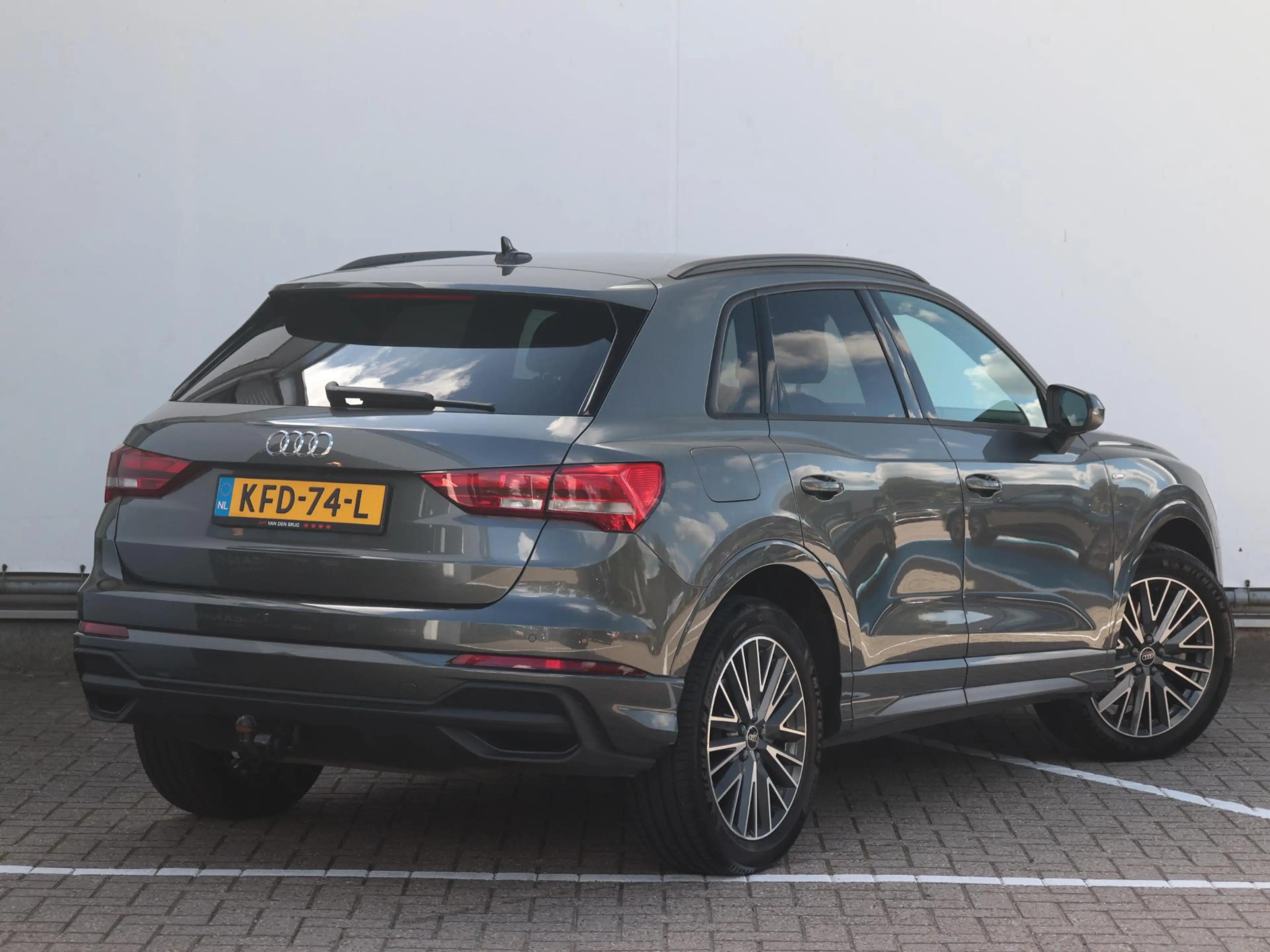 Audi Q3 45 TFSI e S edition | Trekhaak | Achteruitrijcamer — photo 5