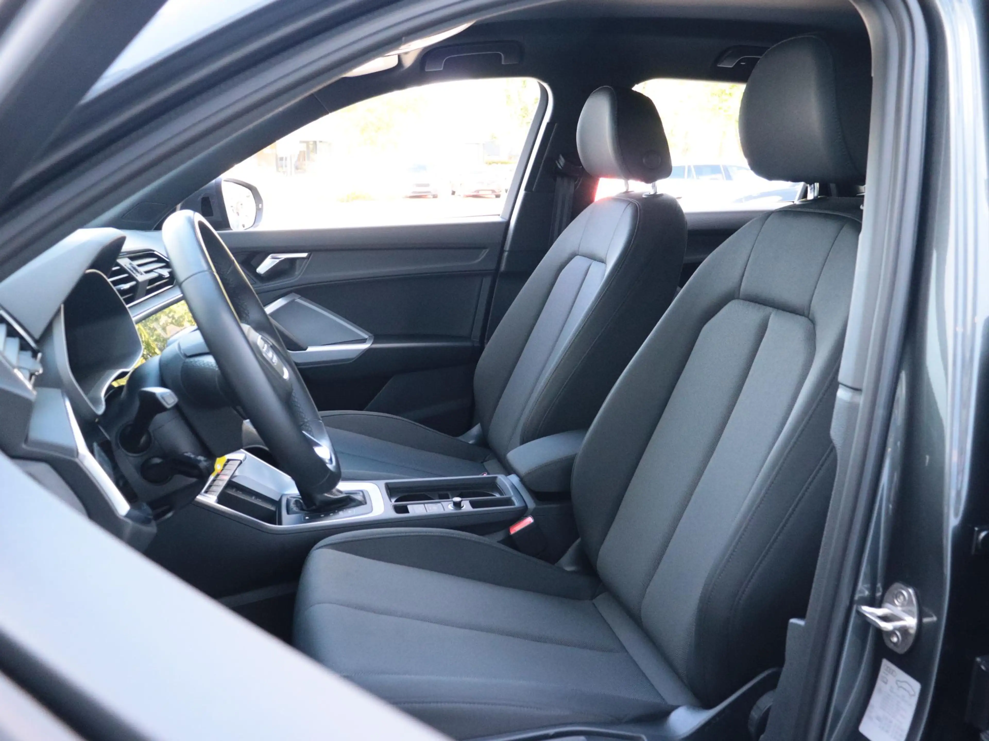 Audi Q3 45 TFSI e S edition | Trekhaak | Achteruitrijcamer — photo 8