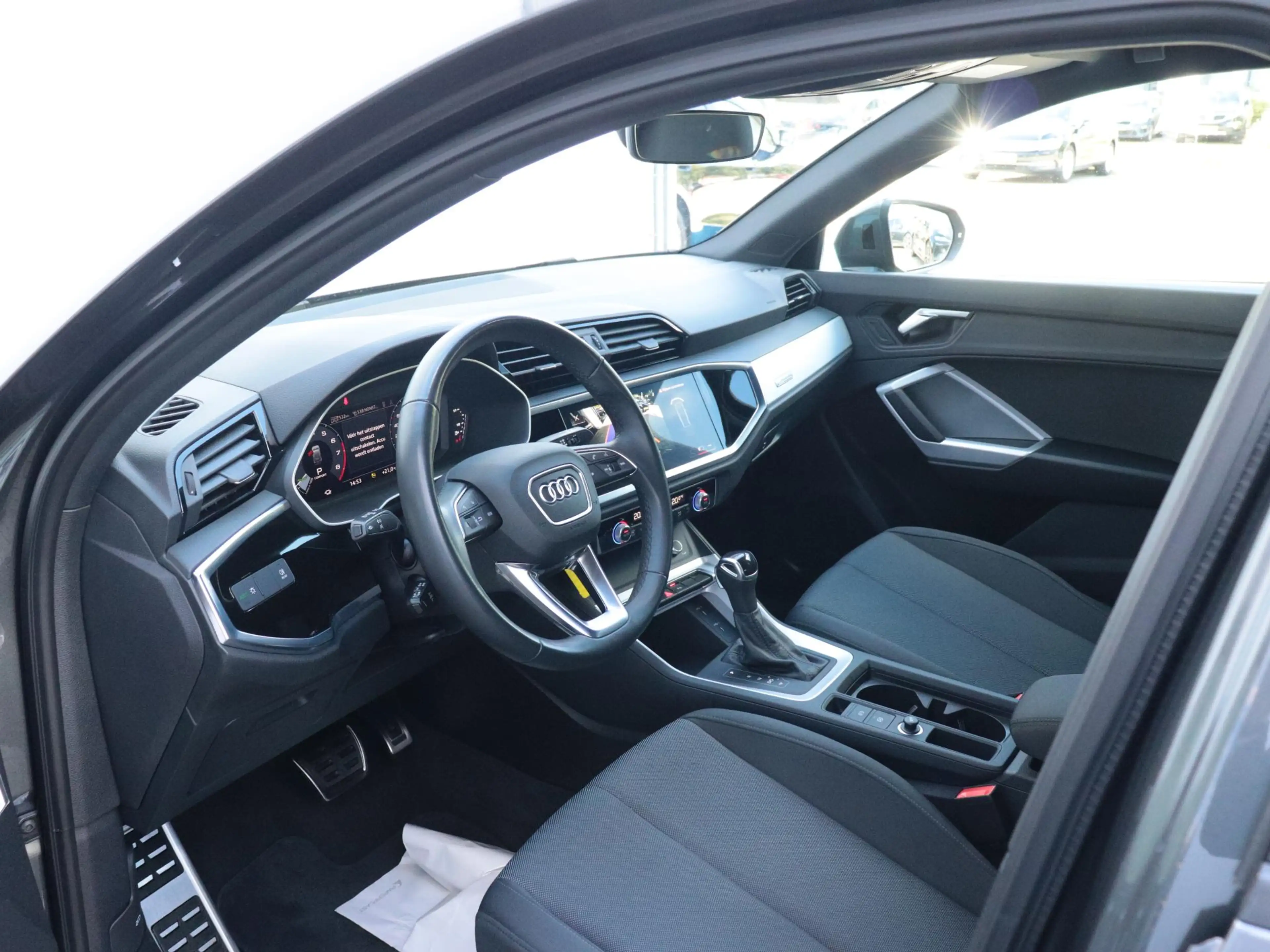 Audi Q3 45 TFSI e S edition | Trekhaak | Achteruitrijcamer — photo 7