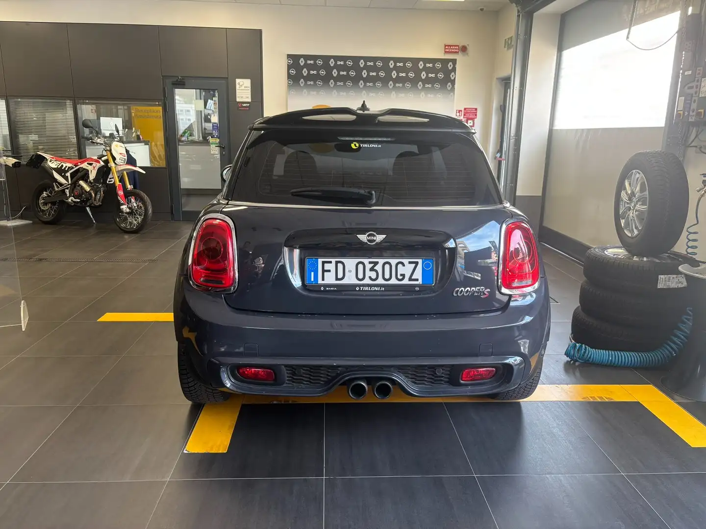 MINI Cooper S IV F56 2016 2.0 3p Gris - 2