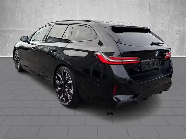 BMW 5 Series view 12