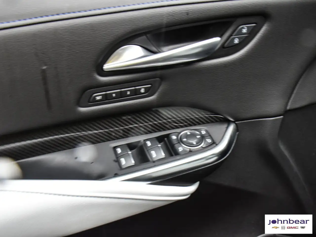Cadillac XT4 снимка Cadillac XT4