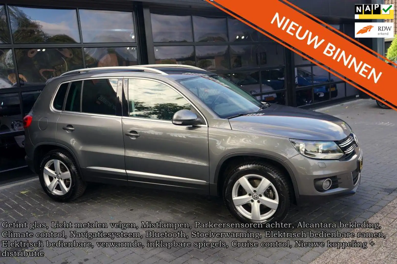 Volkswagen Tiguan 1.4 TSI Sport&Style R-line Edition, Clima, Pdc, Na Grigio - 1