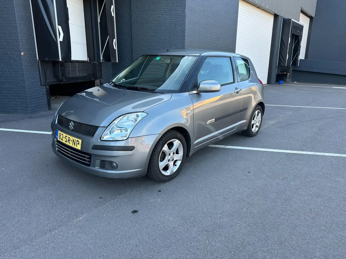 Suzuki Swift 1.5 Exclusive APK-24-2-26/AIRCO/LMVBLUETOOTH/KEYLE Grijs - 2