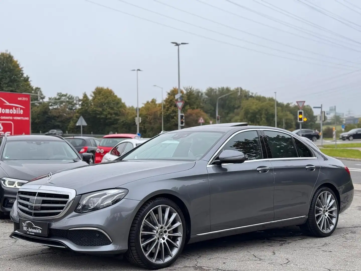 Mercedes-Benz E 350 d E -Klasse 4M/Kamera/ACC/Standhzg/1.Hand Grau - 2