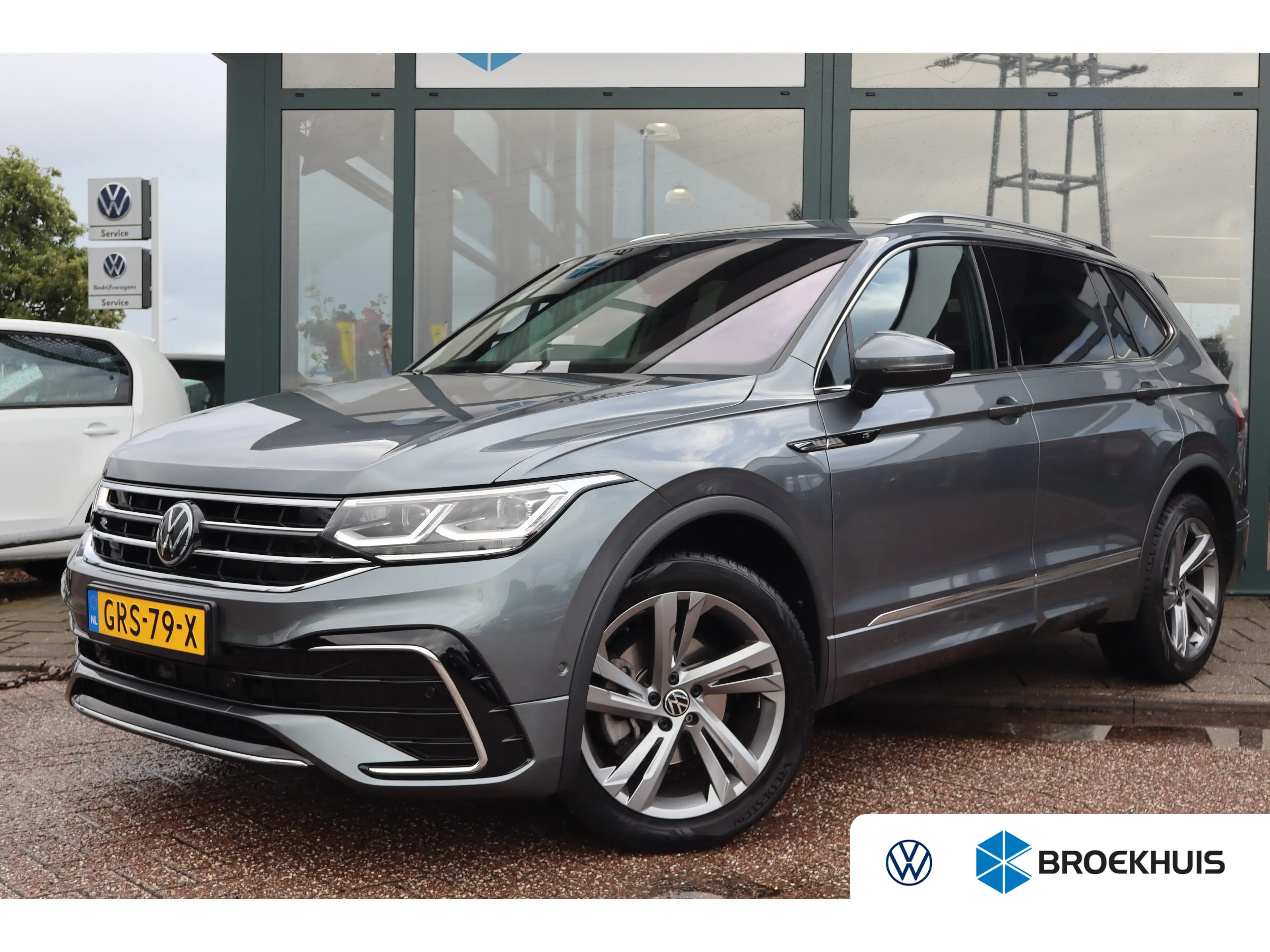 Volkswagen Tiguan Allspace 1.5 TSI R-Line Business 7p. 150PK TREKHAAK | Apple