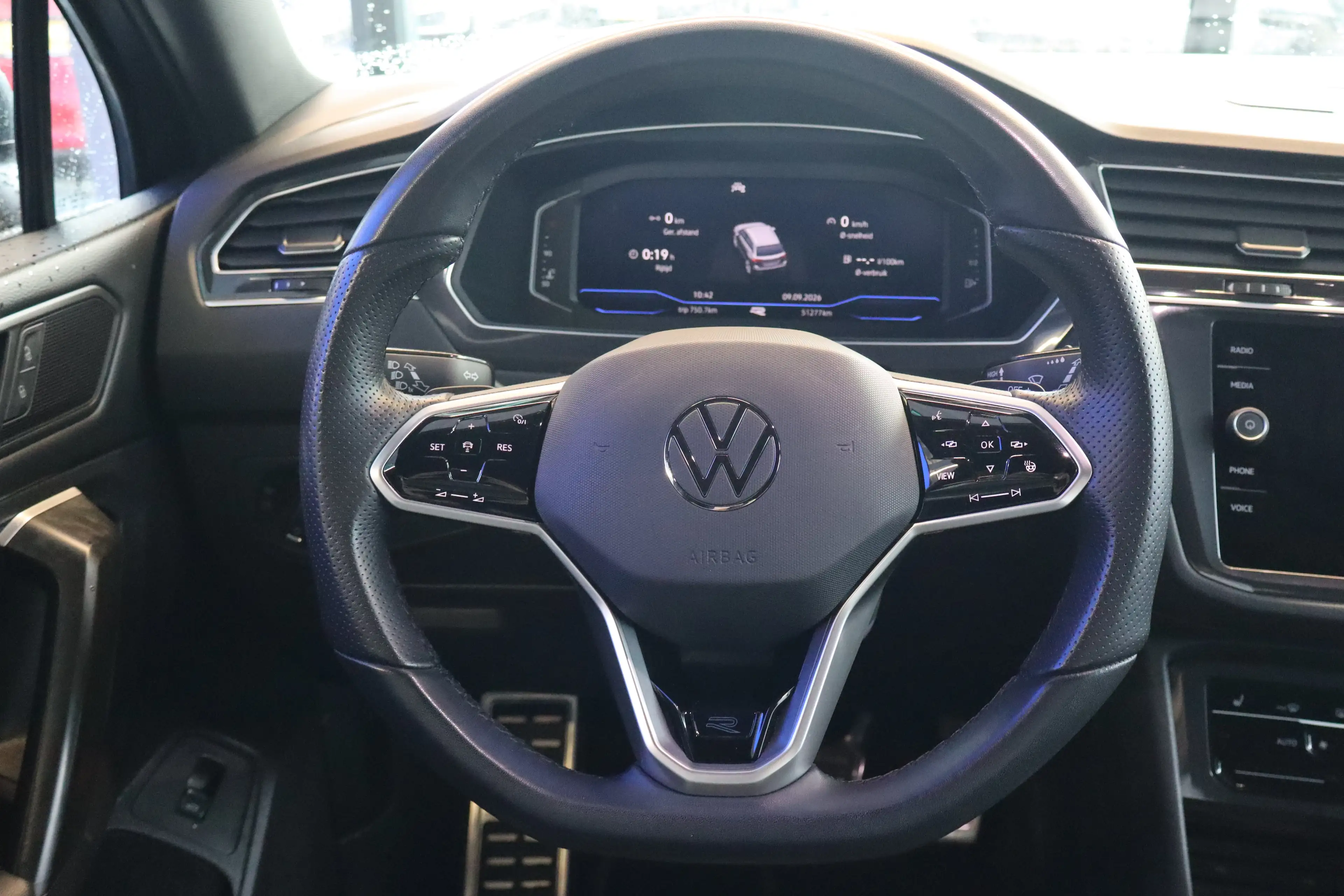 Volkswagen Tiguan Allspace 1.5 TSI R-Line Business 7p. 150PK TREKHAAK | Apple — photo 6