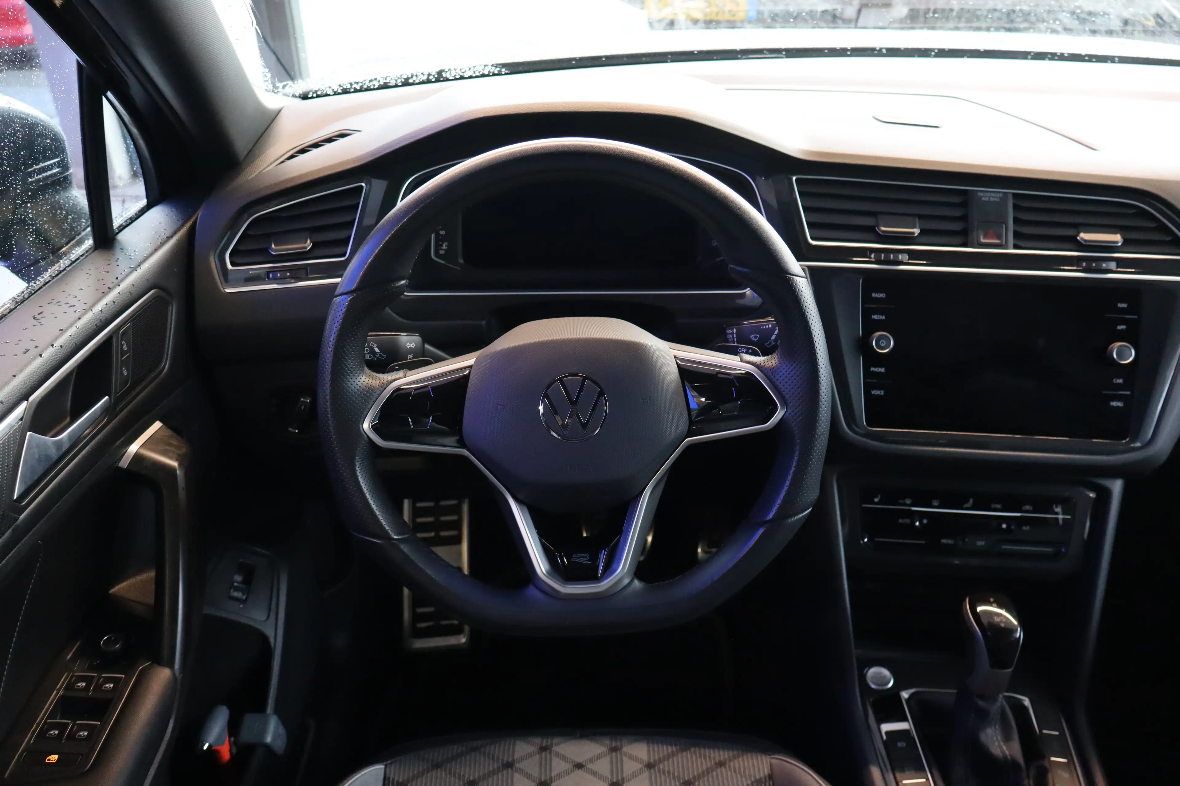 Volkswagen Tiguan Allspace 1.5 TSI R-Line Business 7p. 150PK TREKHAAK | Apple — photo 5