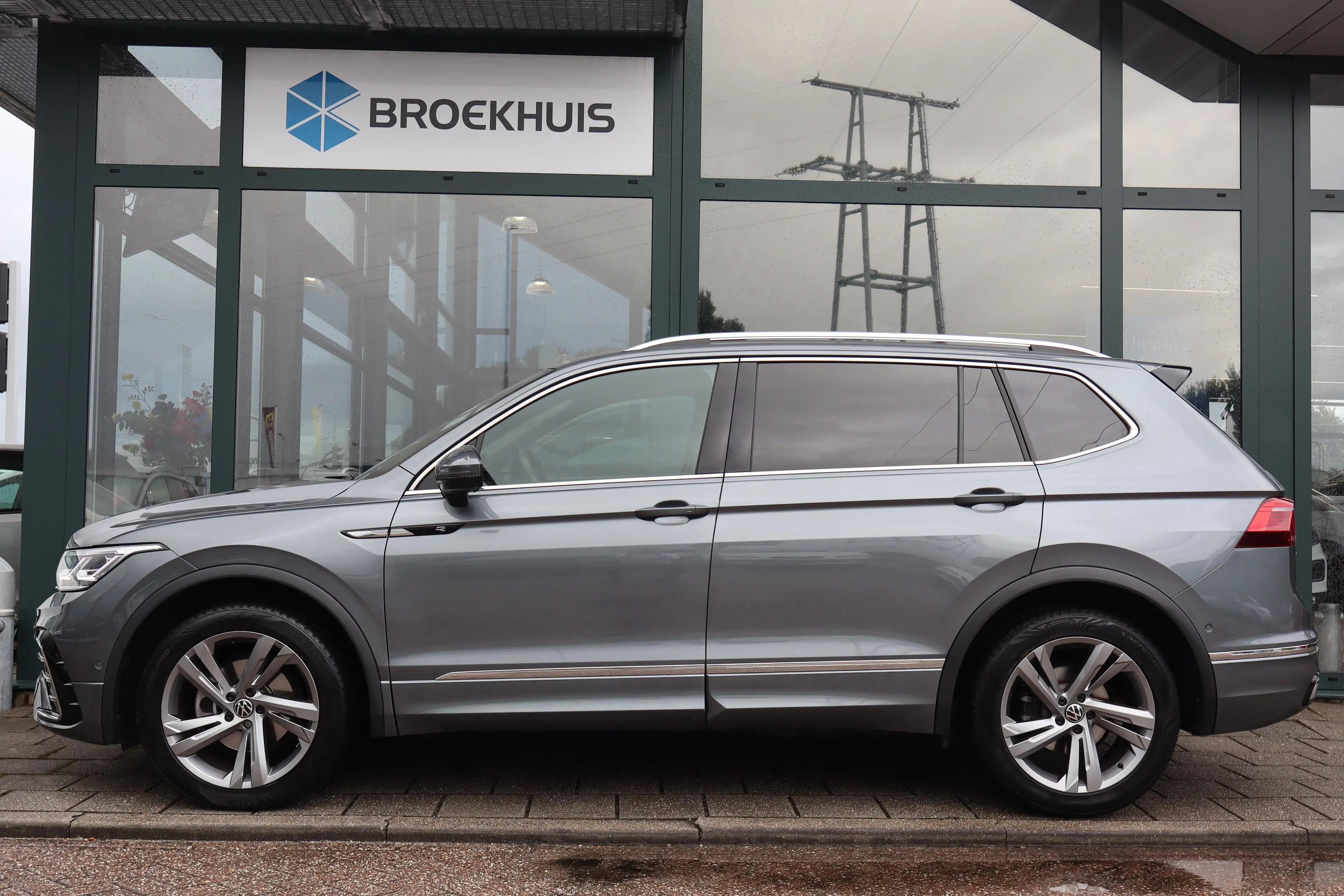 Volkswagen Tiguan Allspace 1.5 TSI R-Line Business 7p. 150PK TREKHAAK | Apple — photo 2