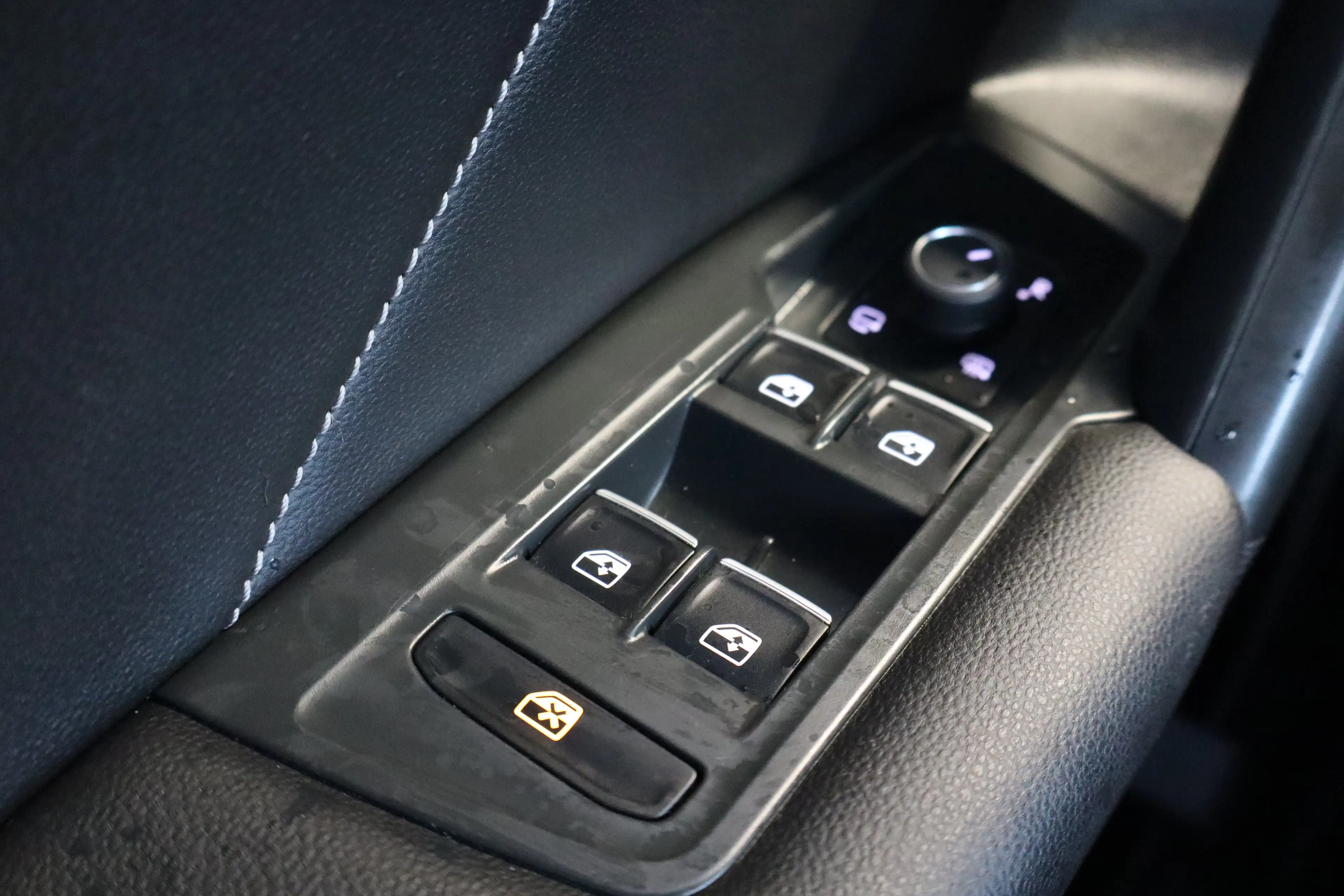 Volkswagen Tiguan Allspace 1.5 TSI R-Line Business 7p. 150PK TREKHAAK | Apple — photo 10