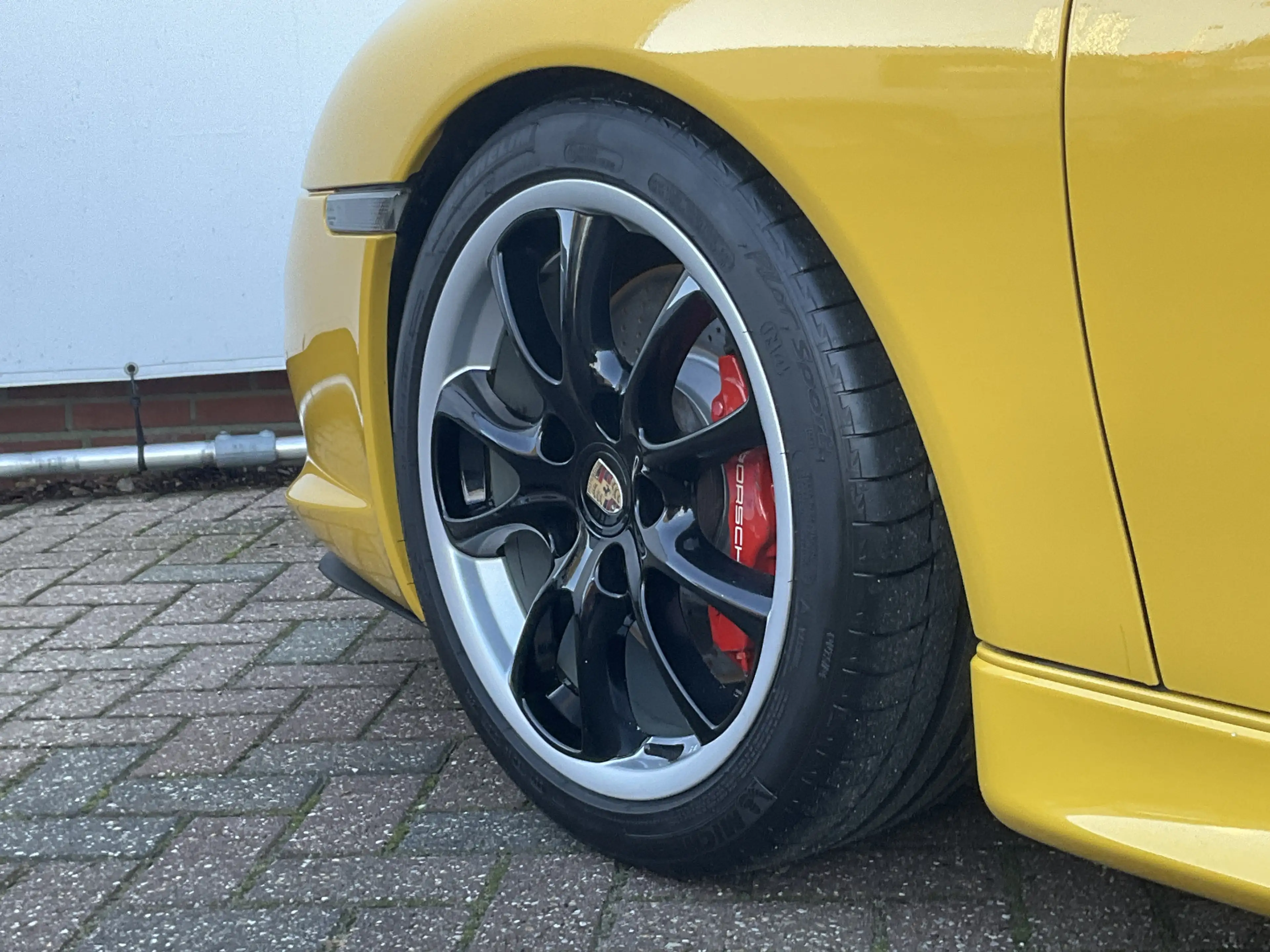Porsche 996 3.6 Coupé 996 GT3 Collect Car Speed Yellow Carbon — photo 34