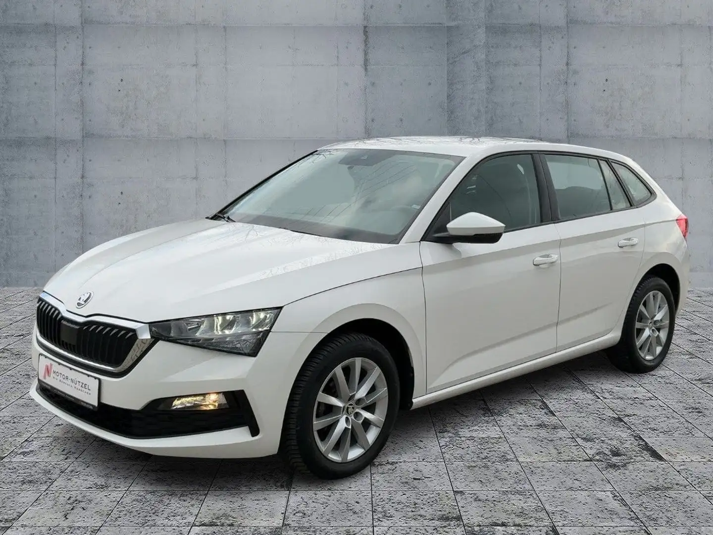 Skoda Scala 1.0 TSI AMBITION LED+NAVI+APP+SHZ+PDC+GRA Weiß - 2