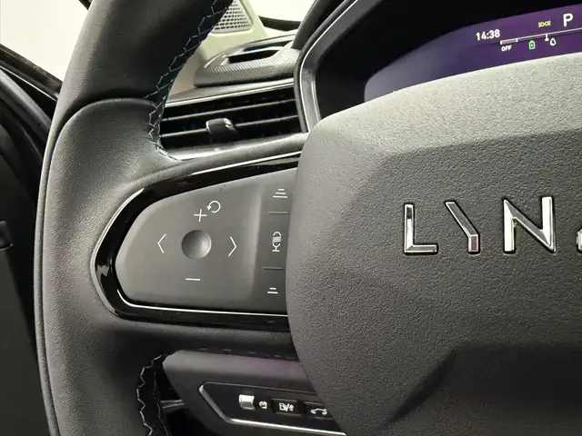 Lynk & Co 01 view 20