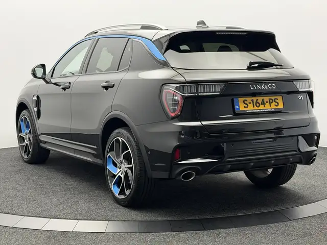 Lynk & Co 01 view 8