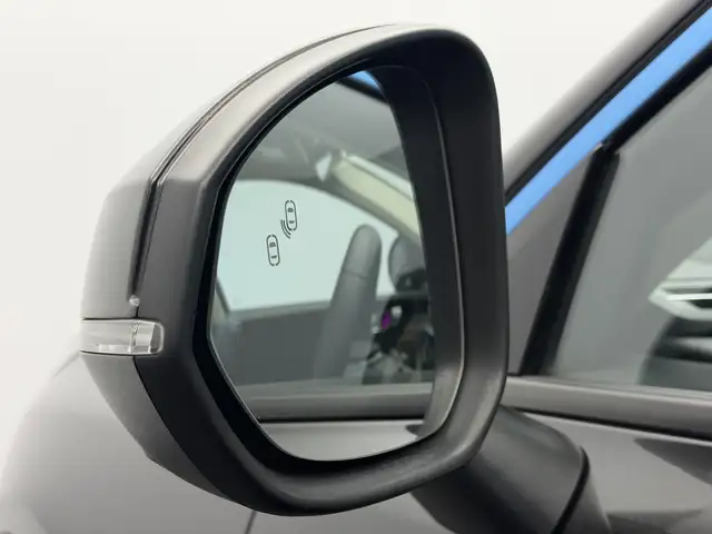 Lynk & Co 01 view 7