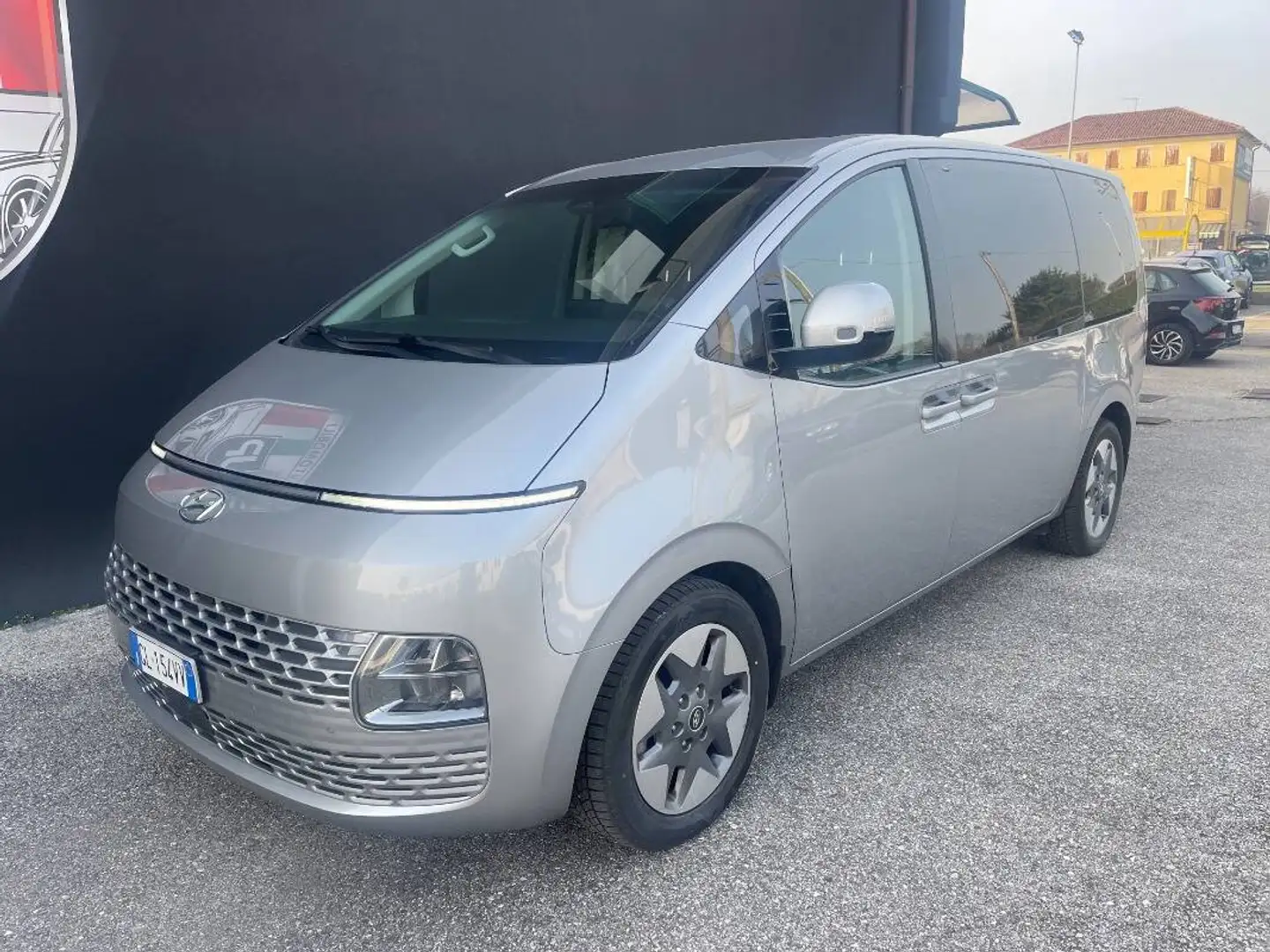 Hyundai STARIA 2.2 Wagon awd auto 4x4 9 Posti Grau - 1