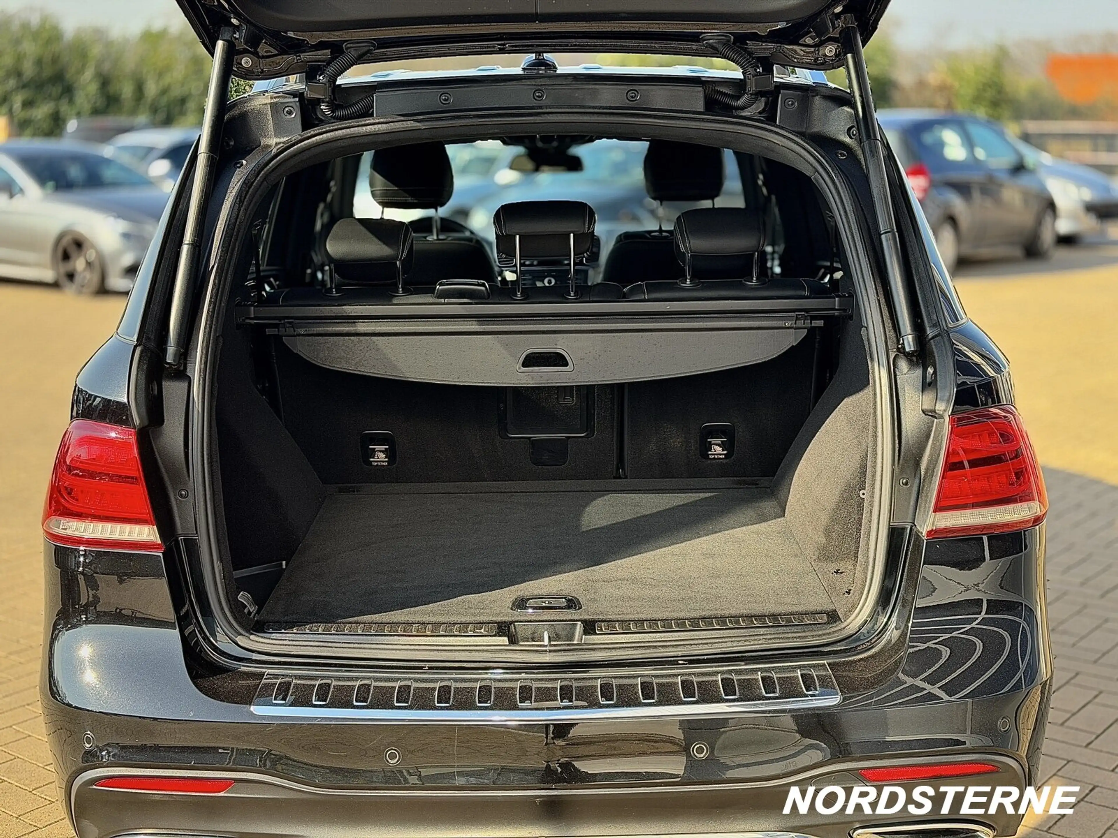 Mercedes-Benz GLE 350 GLE 350 d AMG Line 4Matic MEMORY+NAVI+DISTRONIC — photo 7