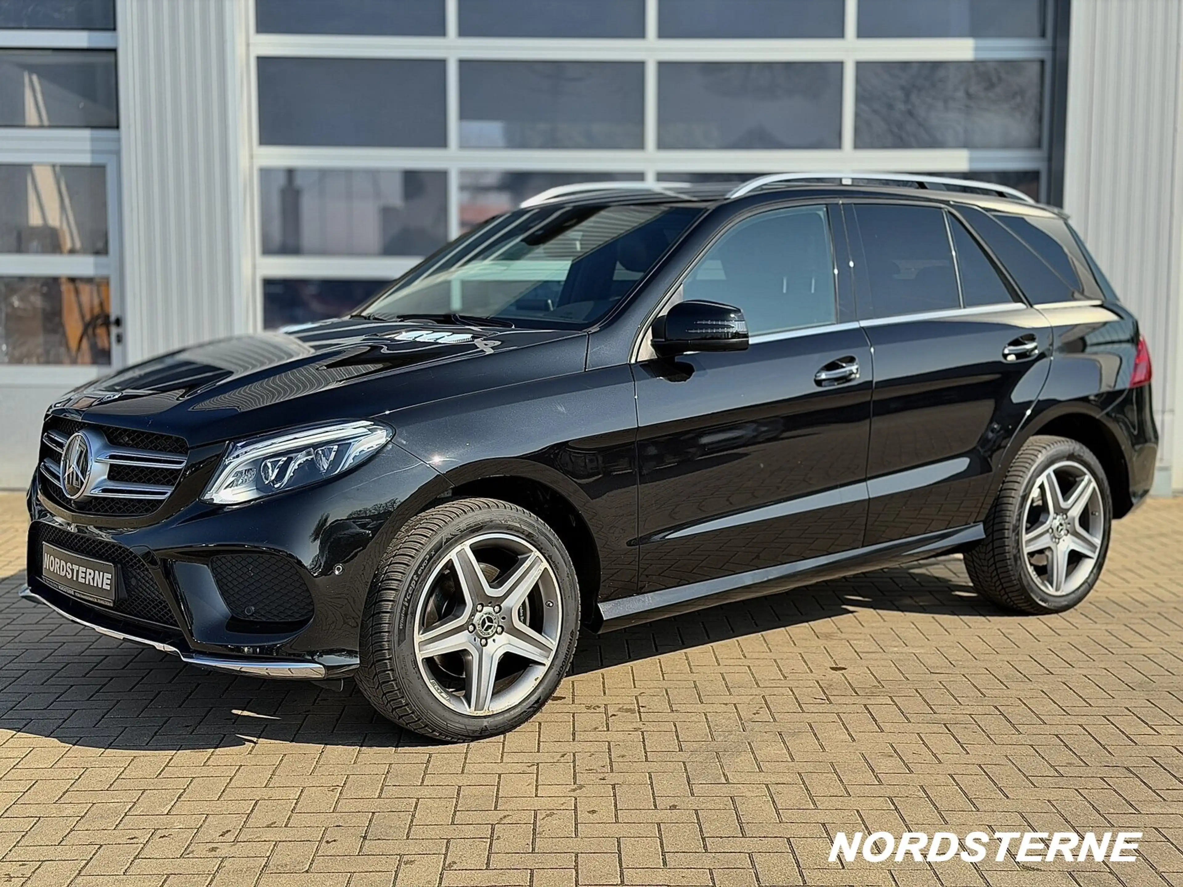 Mercedes-Benz GLE 350 GLE 350 d AMG Line 4Matic MEMORY+NAVI+DISTRONIC — photo 2