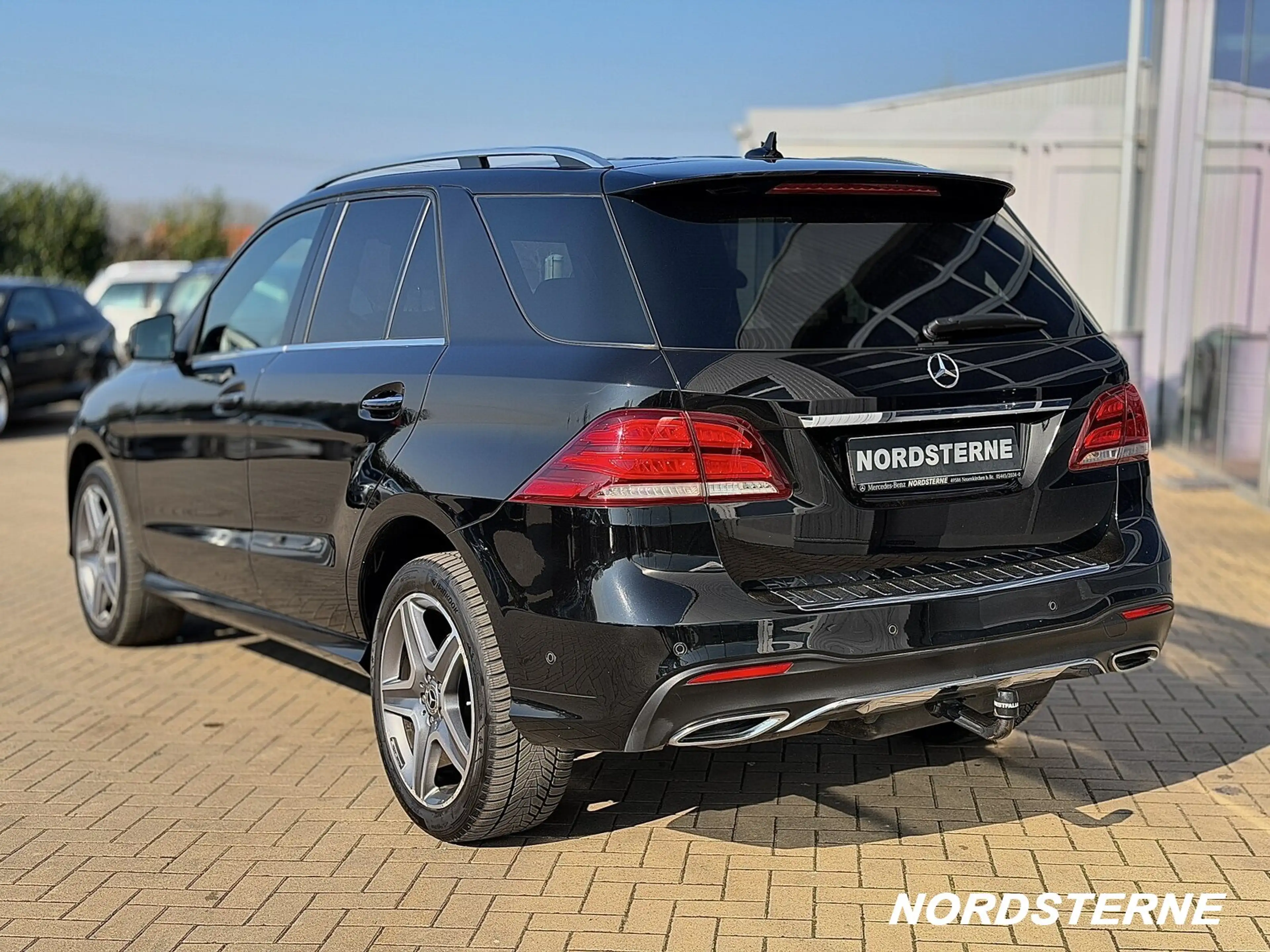 Mercedes-Benz GLE 350 GLE 350 d AMG Line 4Matic MEMORY+NAVI+DISTRONIC — photo 4