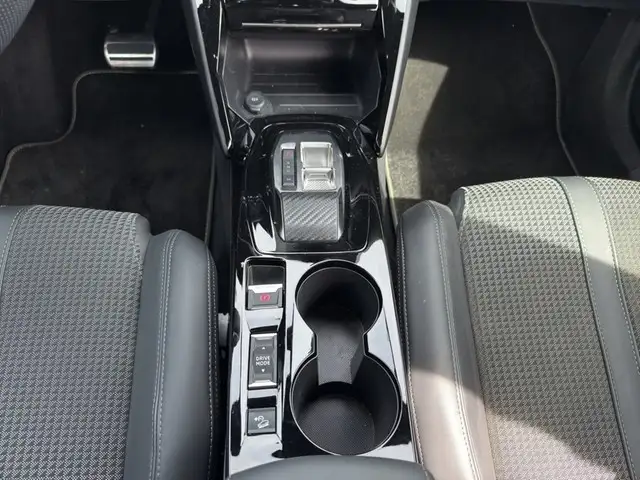 Peugeot 2008 view 11