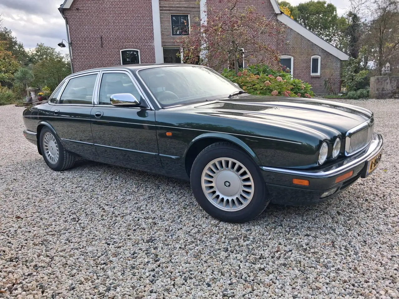 Jaguar Sovereign