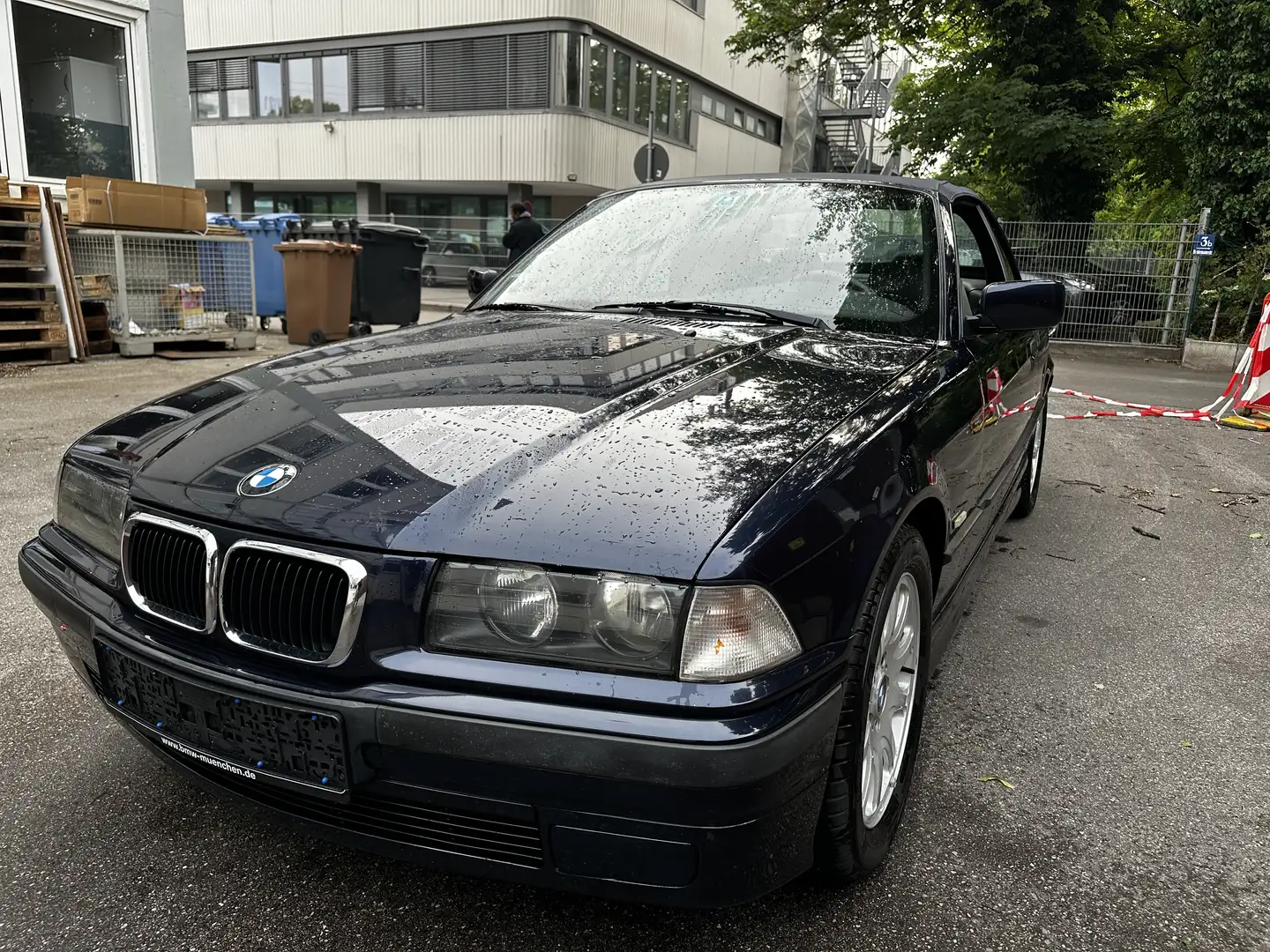 BMW 320 320i Blau - 2