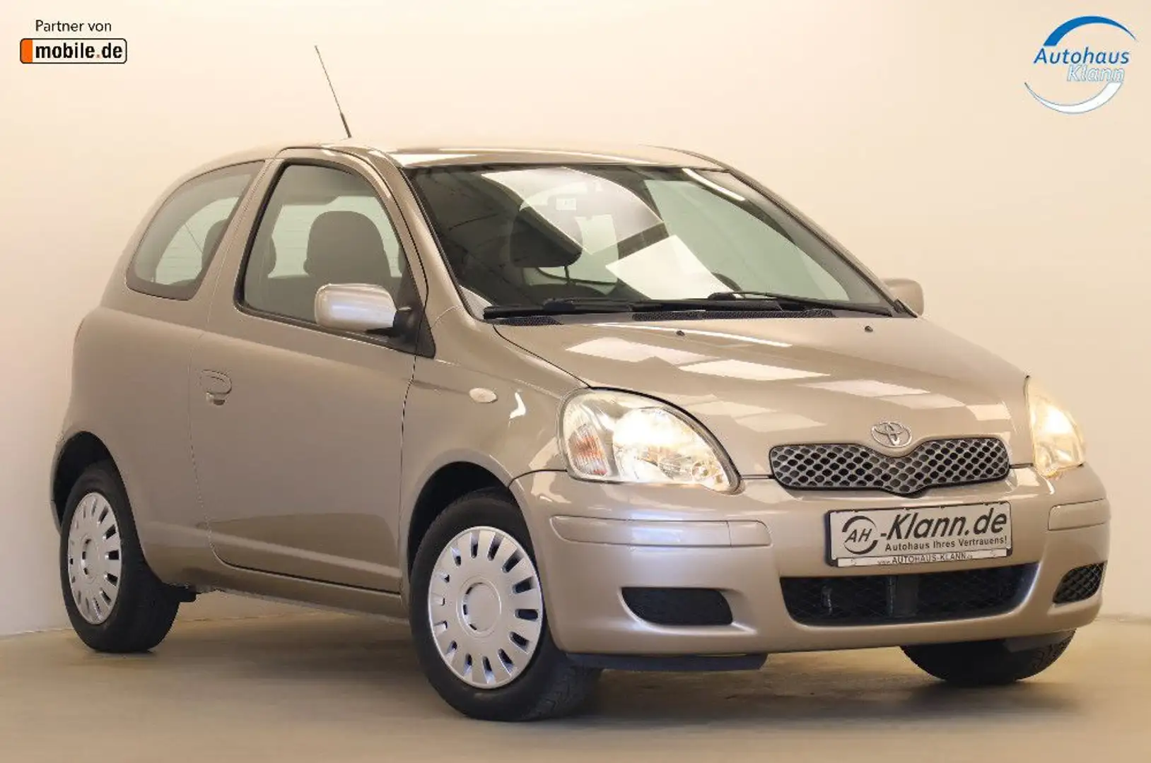 Toyota Yaris 1.0 65PS Sol Klima 2.Hand TÜV neu Gri - 1