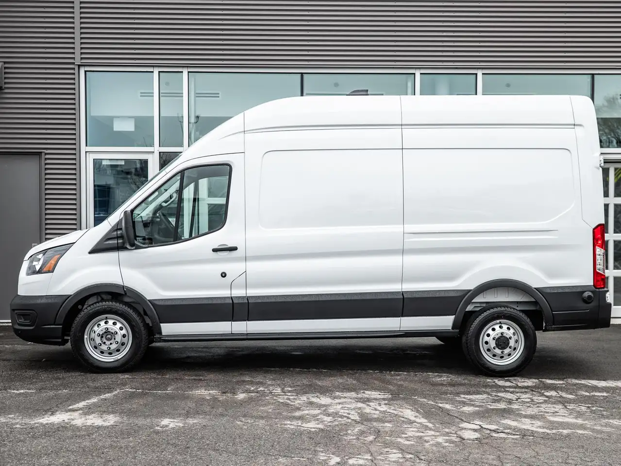 Ford Transit Passenger Wagon снимка Ford Transit Passenger Wagon