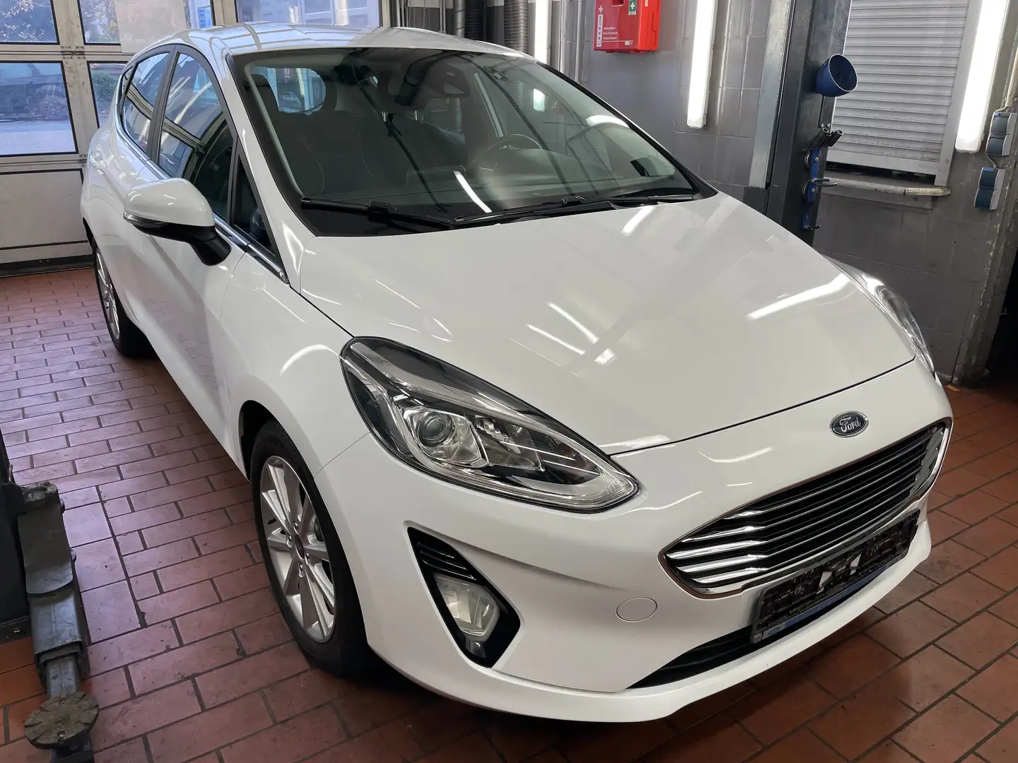 Ford Fiesta Titanium mit Original 7.960 km Blanc - 1