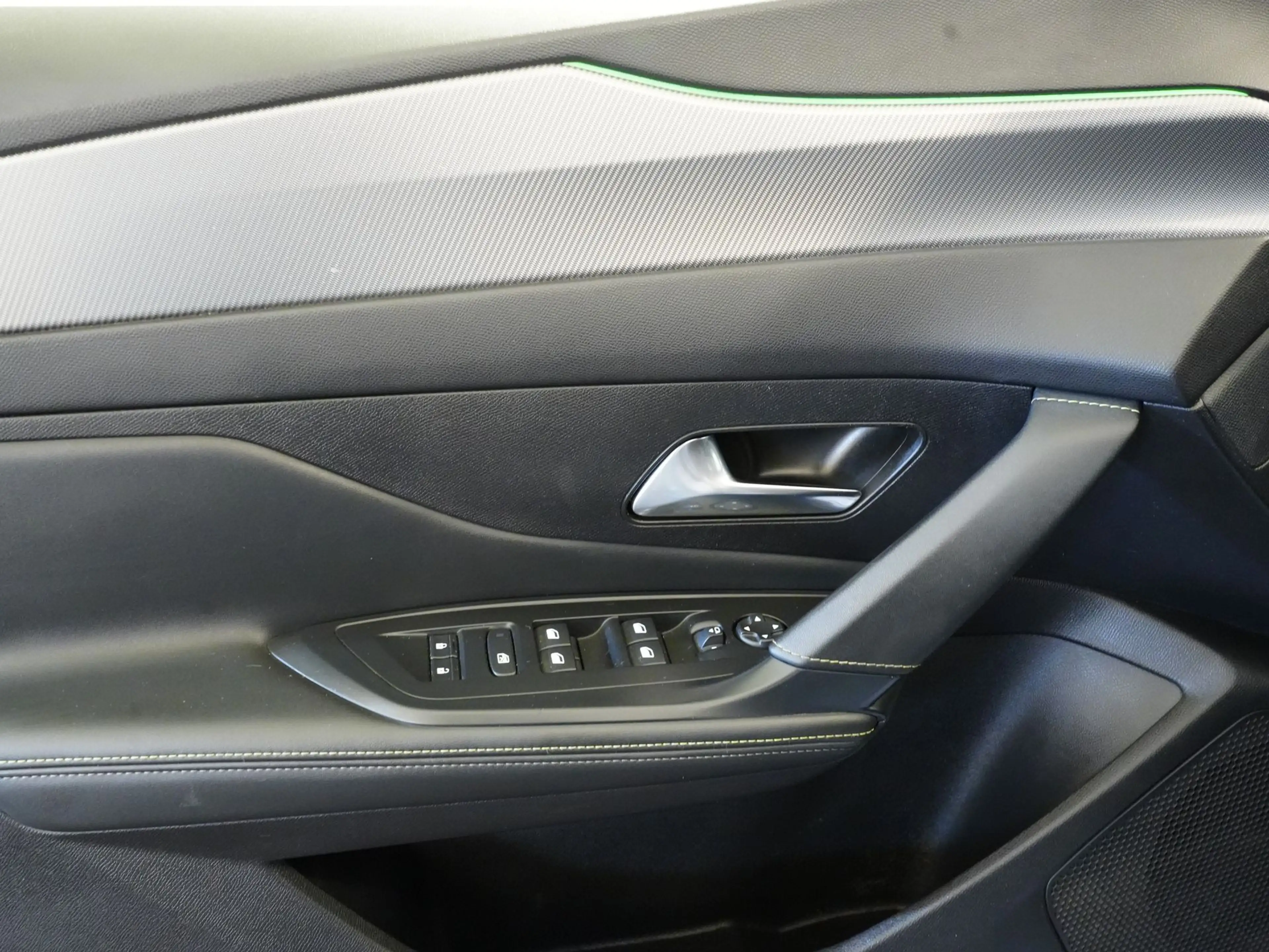Peugeot 308 GT LINE 1.5 HDi |Clima|Led|Jts18"|Navi|Caméra — photo 11