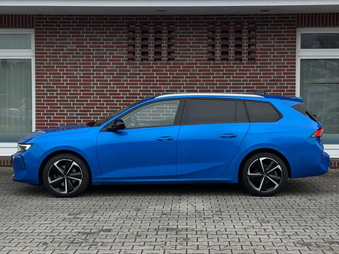 Opel Astra L Sports Tourer GS*KAMERA 360°*DISTRONIK* Blau - 2