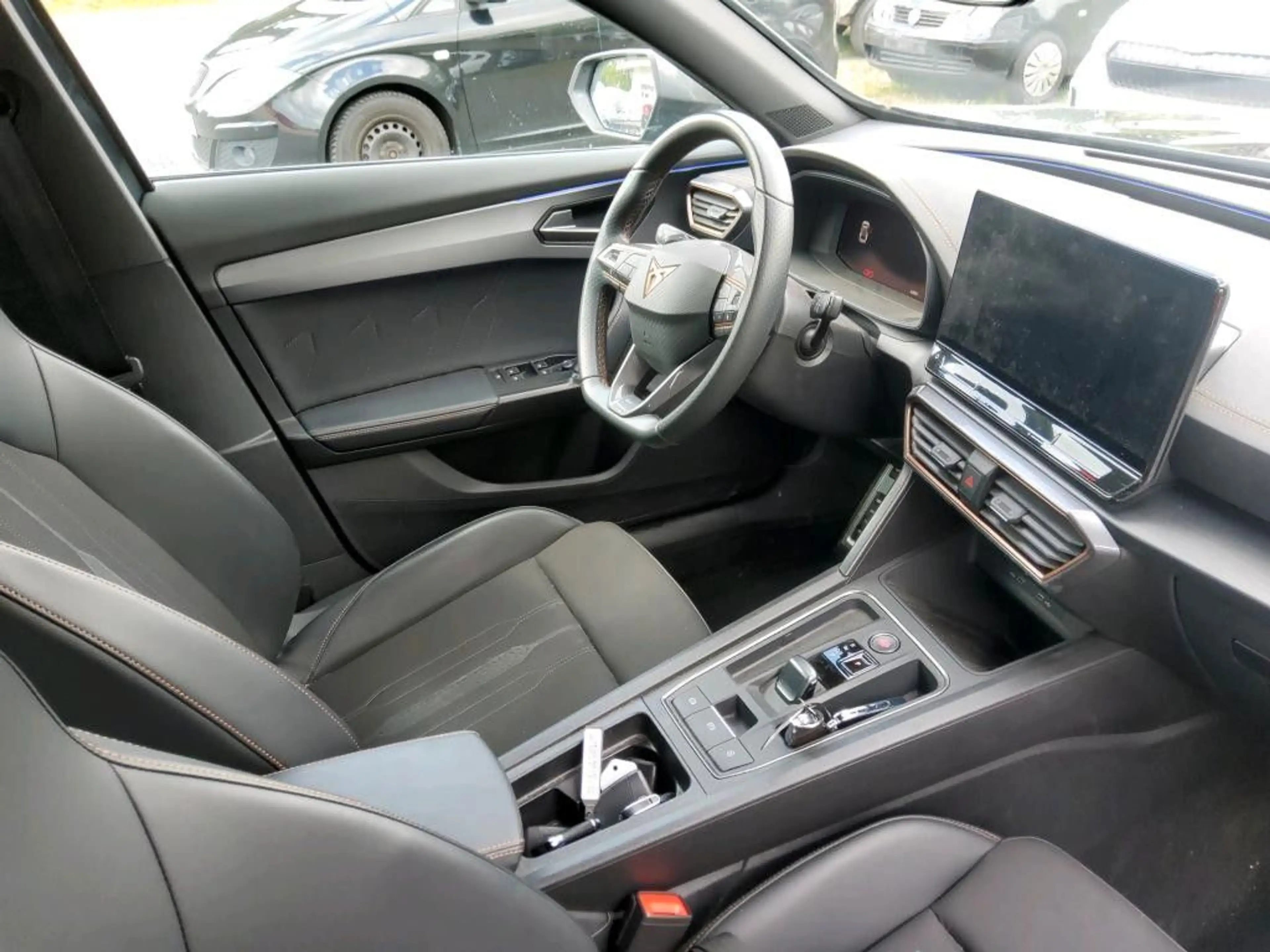 CUPRA Formentor VZ 1.4e/TSI Navi AHK SHZ ACC LED PDC — photo 5