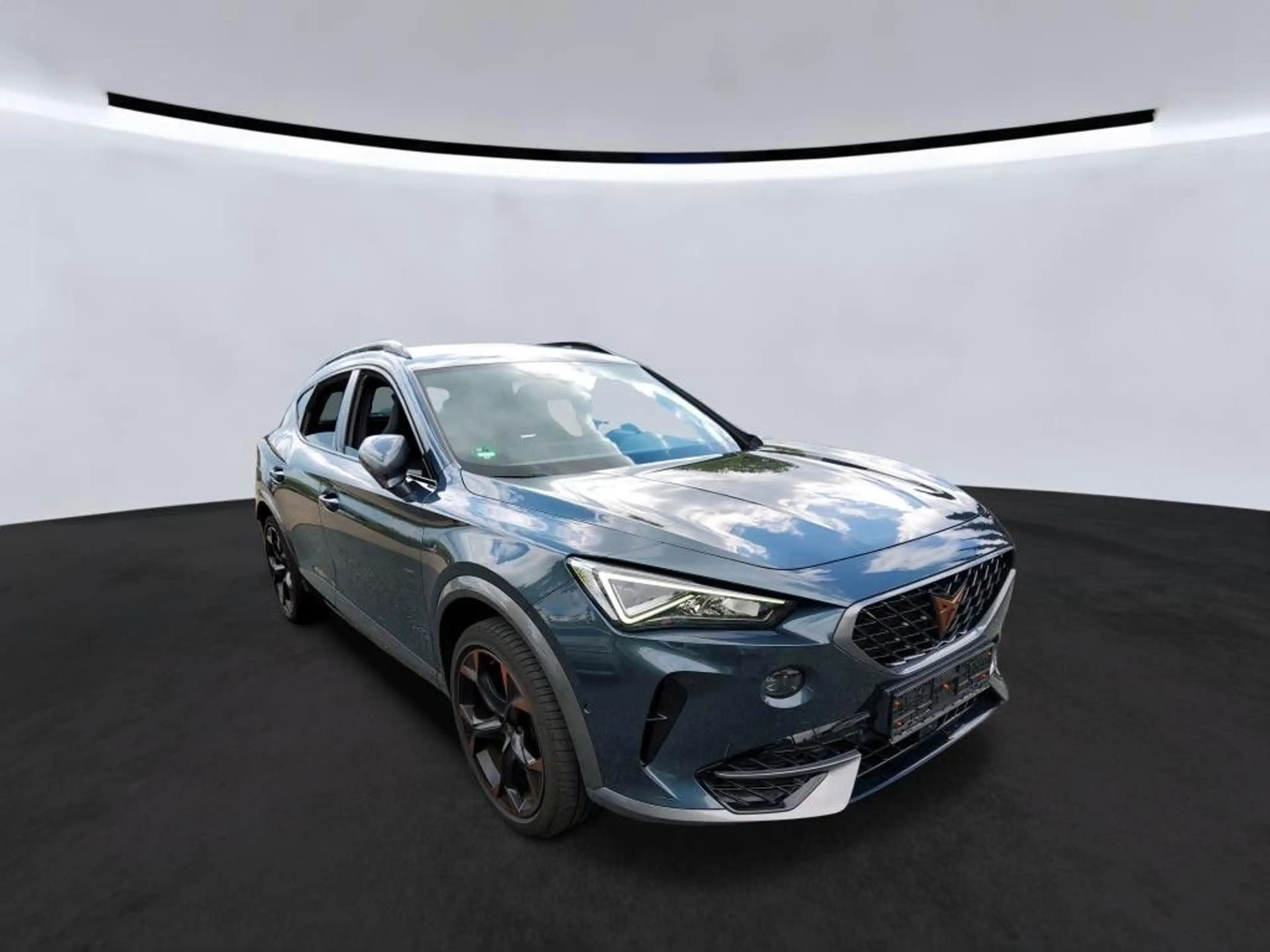 CUPRA Formentor VZ 1.4e/TSI Navi AHK SHZ ACC LED PDC — photo 2