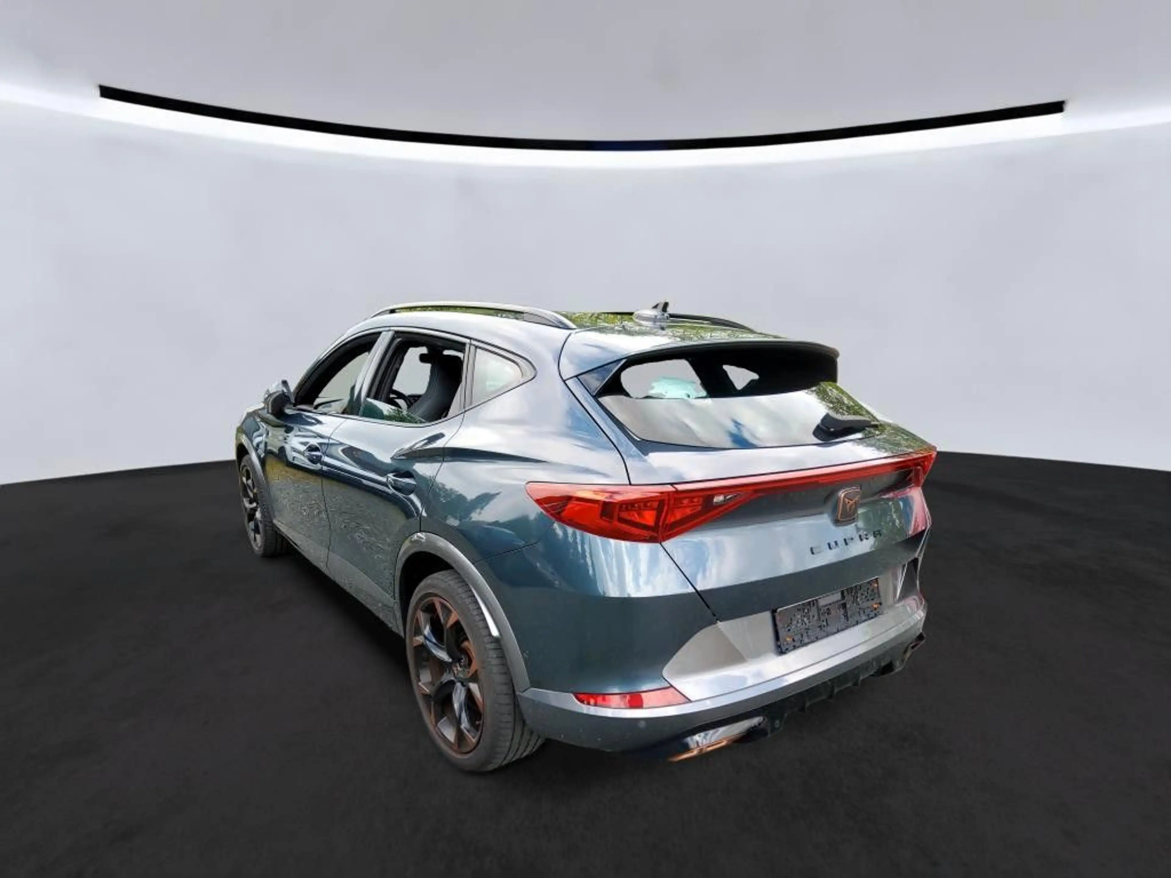 CUPRA Formentor VZ 1.4e/TSI Navi AHK SHZ ACC LED PDC — photo 3