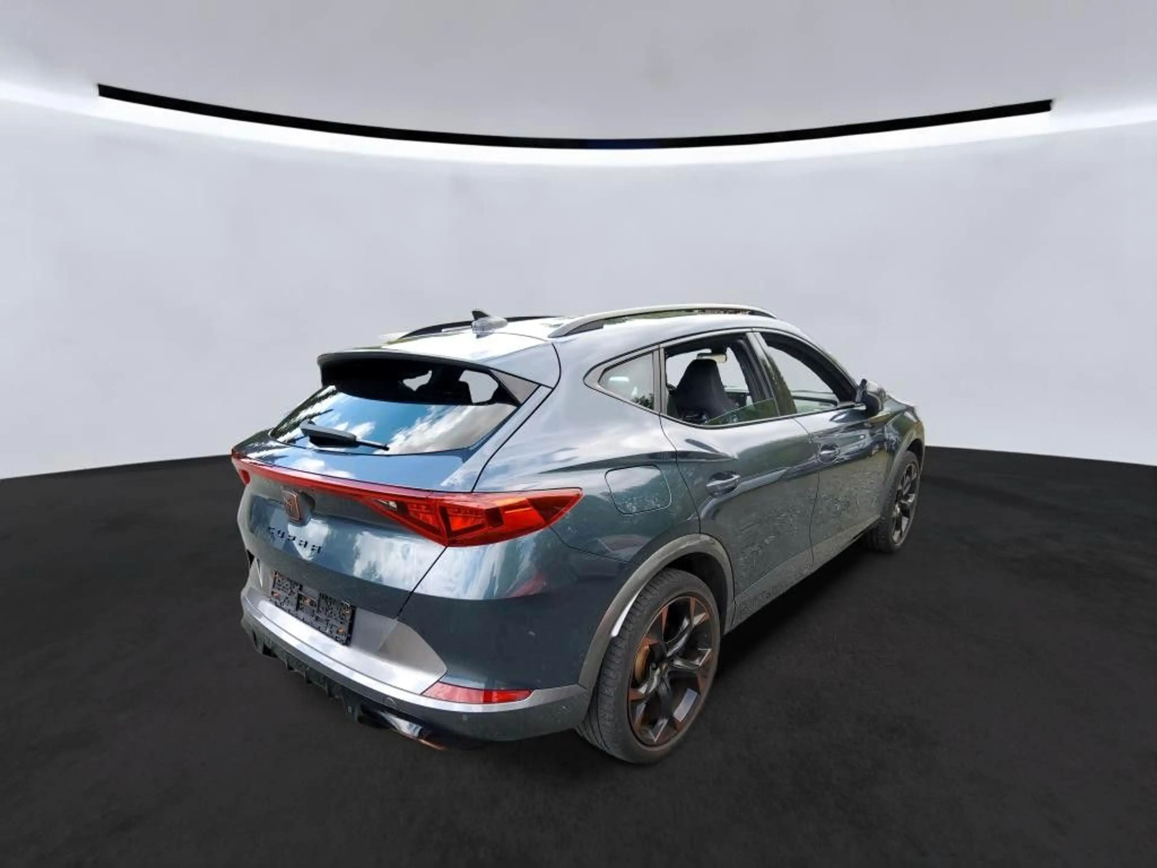 CUPRA Formentor VZ 1.4e/TSI Navi AHK SHZ ACC LED PDC — photo 4