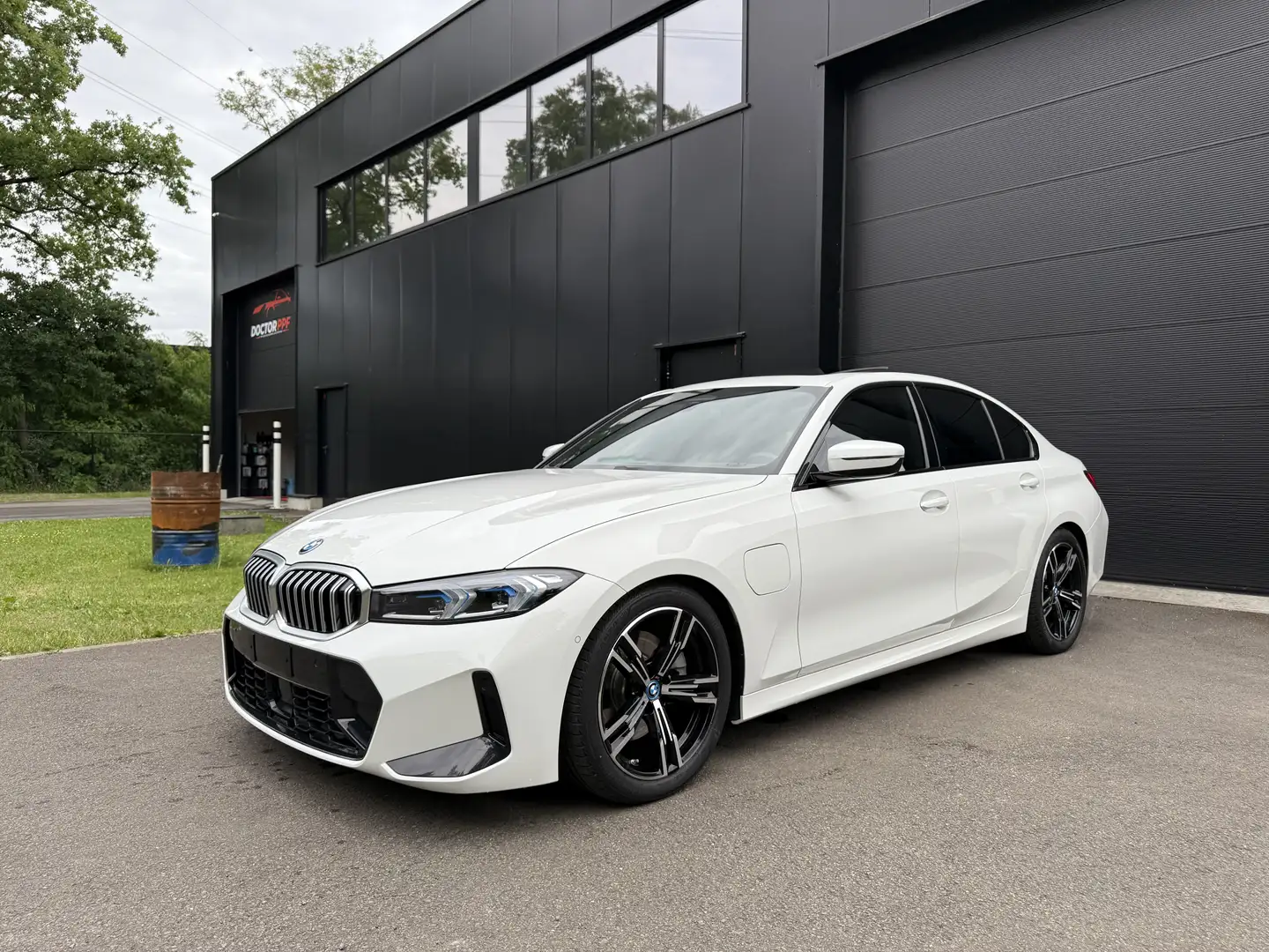 BMW 330 Wit - 2
