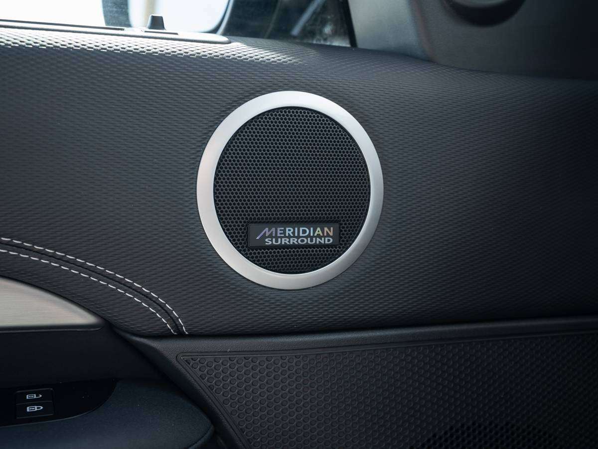 2023 Land Rover Discovery P360 R-DYNAMIC HSE thumb 10