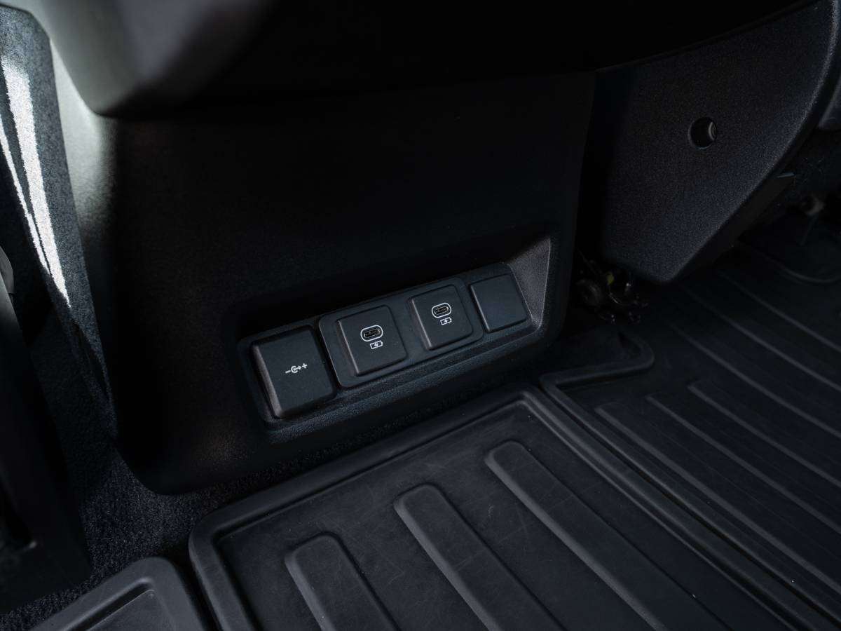 2023 Land Rover Discovery P360 R-DYNAMIC HSE thumb 16