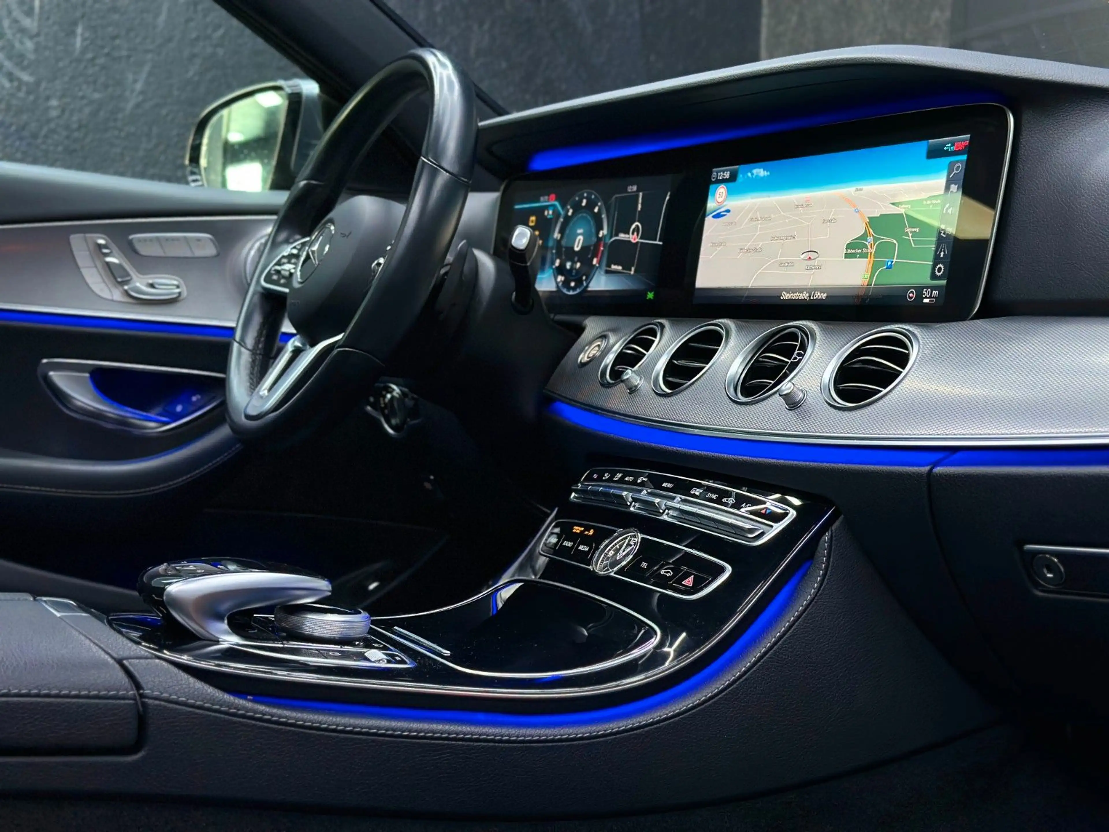 Mercedes-Benz E 400 E400D*LIMO*4MATIC*LUFT*AMG*PANO*MEMORY*20"*BURME — photo 2