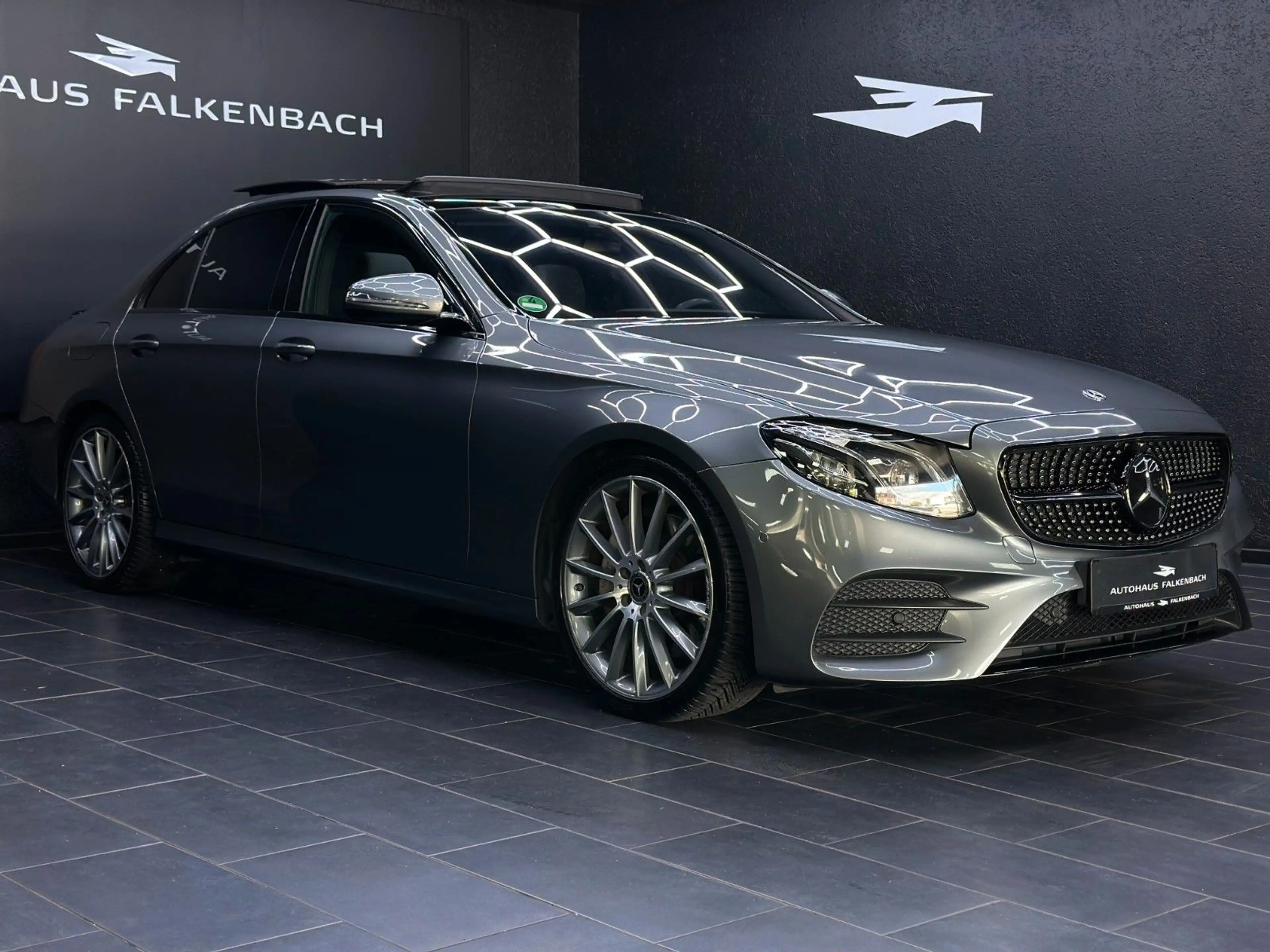 Mercedes-Benz E 400 E400D*LIMO*4MATIC*LUFT*AMG*PANO*MEMORY*20"*BURME — photo 6
