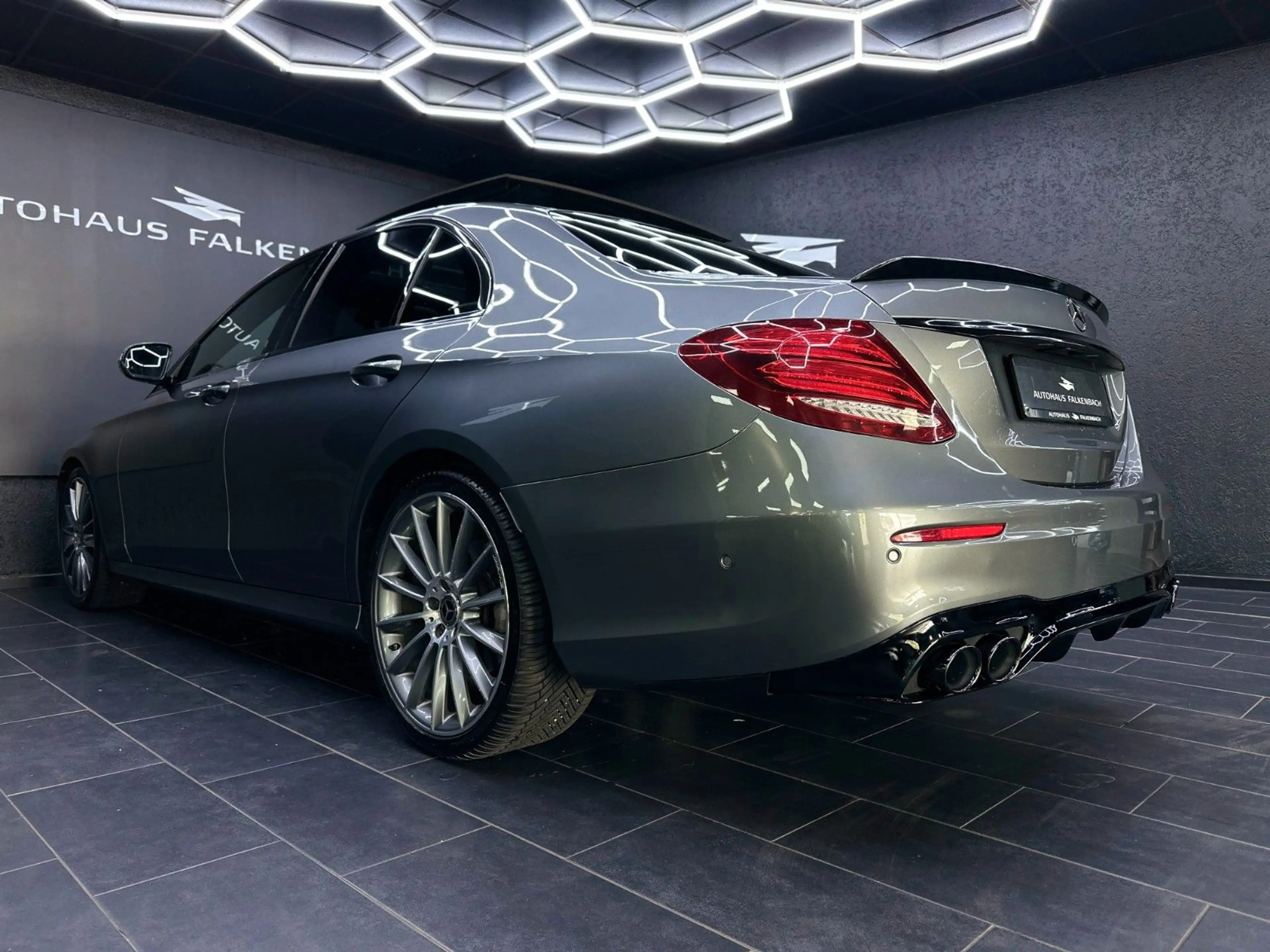 Mercedes-Benz E 400 E400D*LIMO*4MATIC*LUFT*AMG*PANO*MEMORY*20"*BURME — photo 15