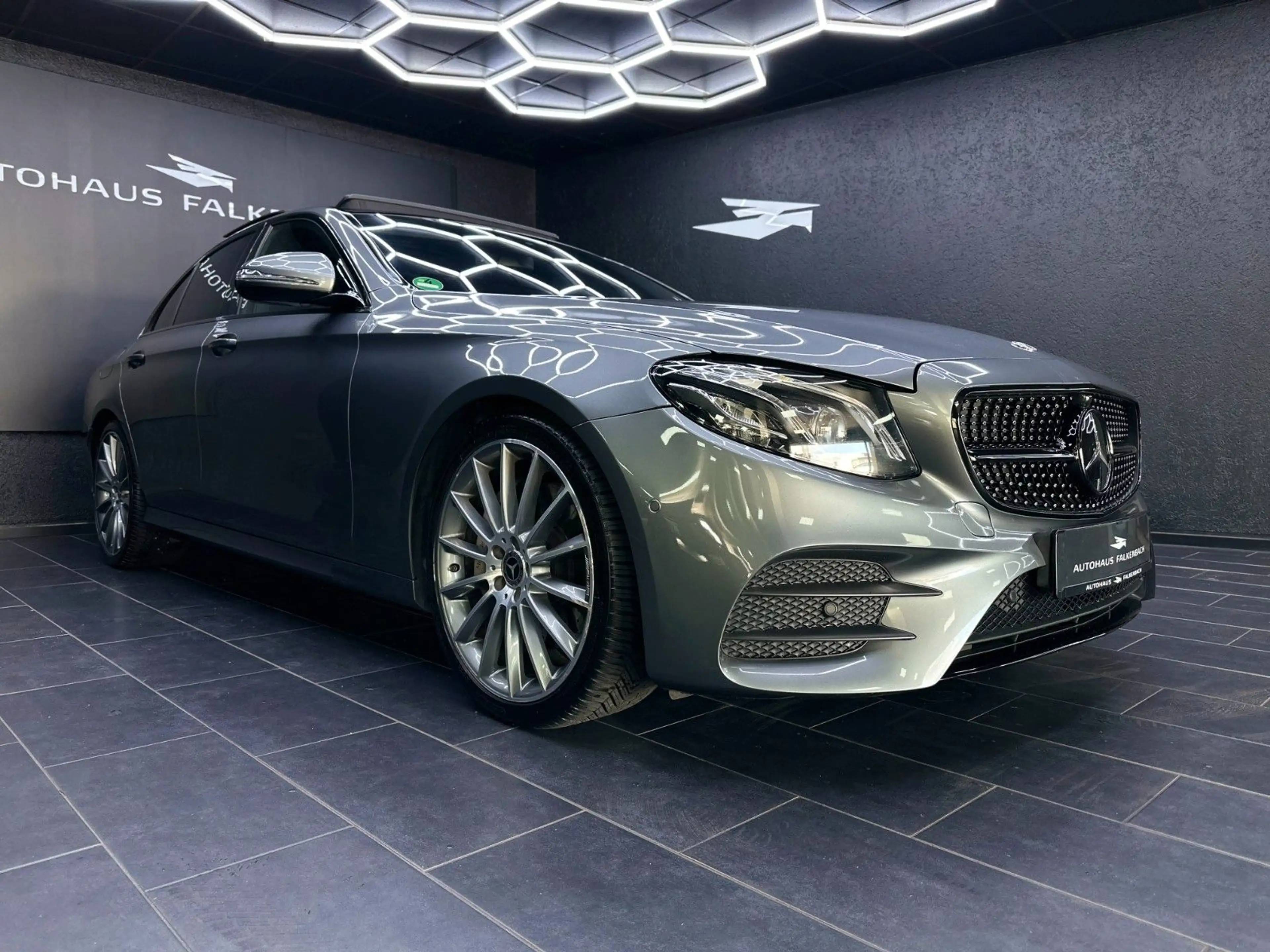Mercedes-Benz E 400 E400D*LIMO*4MATIC*LUFT*AMG*PANO*MEMORY*20"*BURME — photo 13