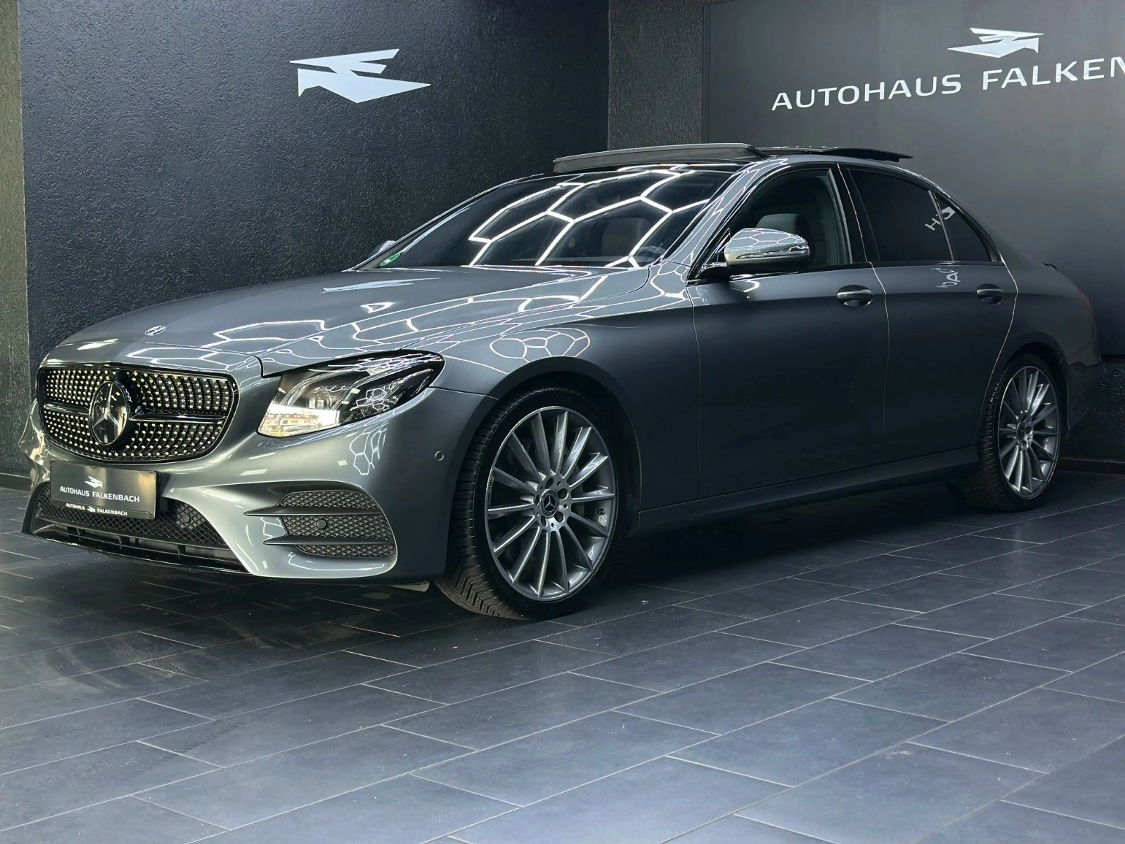 Mercedes-Benz E 400 E400D*LIMO*4MATIC*LUFT*AMG*PANO*MEMORY*20"*BURME — photo 10