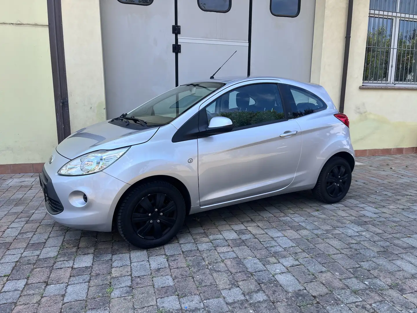 Ford Ka/Ka+ Ka 1.2 Titanium s/esp,tcs 69cv E5 Argento - 2