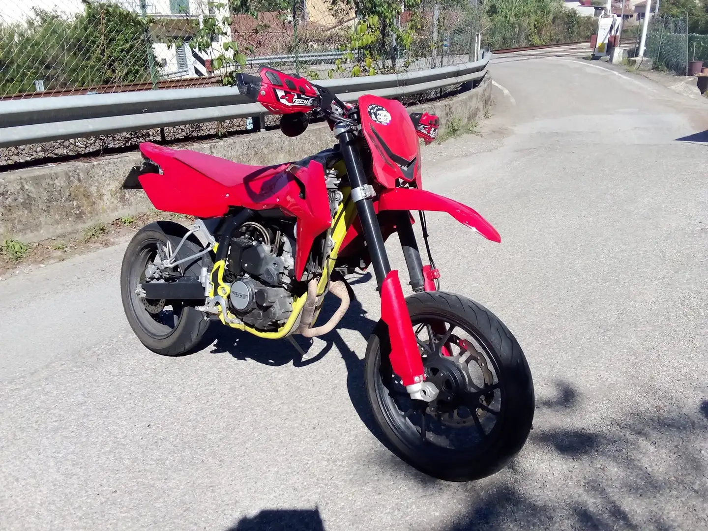 SWM SM 125 R Motard Rosso - 2