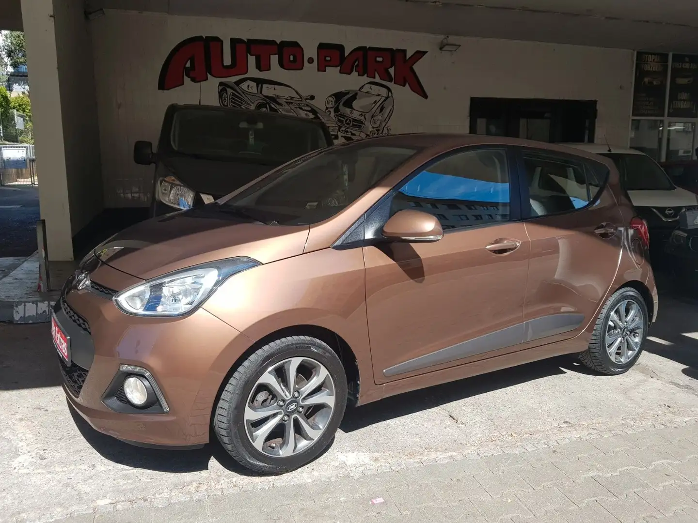 Hyundai i10 FIFA World Cup Edition/Klima/SHZ/Garantie Brun - 1