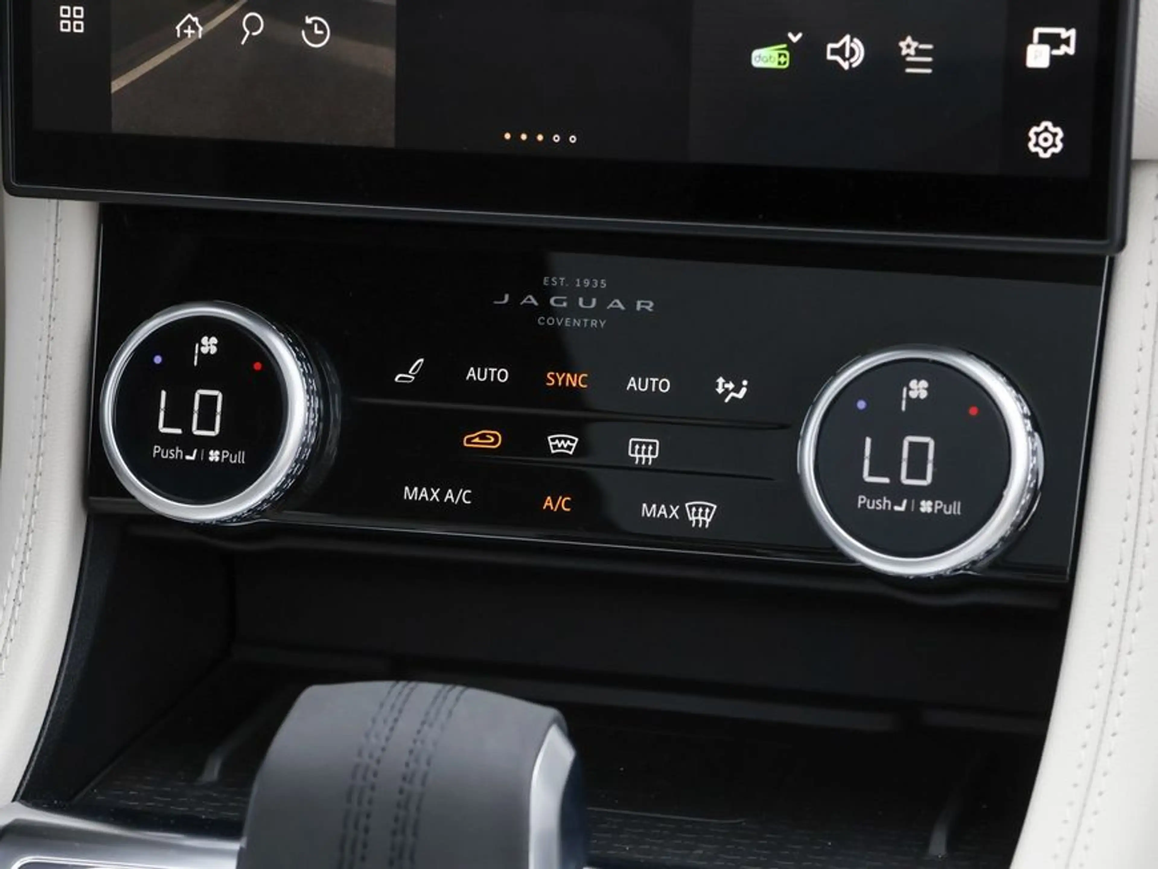 Jaguar F-Pace P400 AWD Sport — photo 12