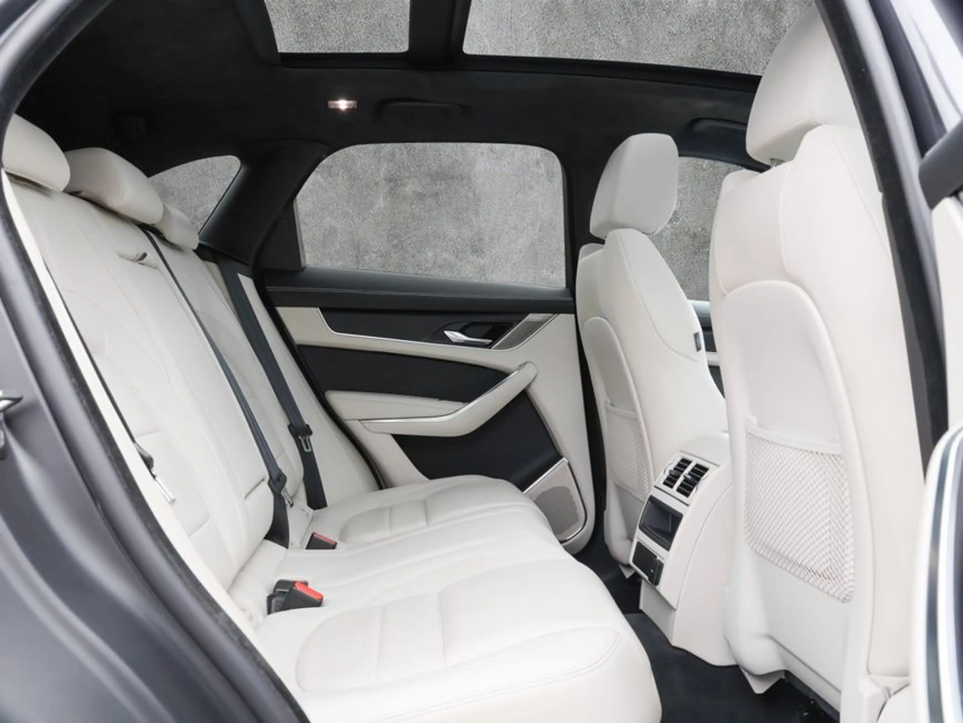 Jaguar F-Pace P400 AWD Sport — photo 5
